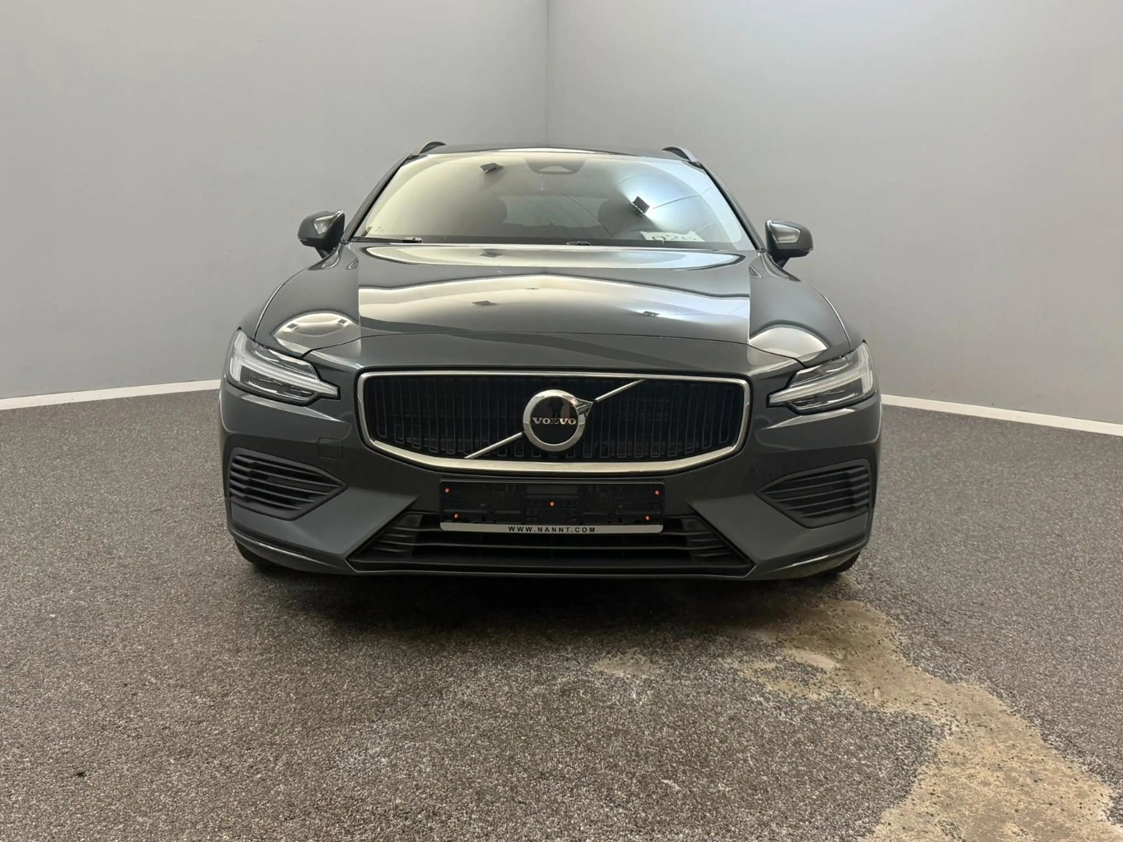 Volvo V60 Kombi Core AWD Hybrid AHK*STD-HZG*LED*KAMERA — photo 2