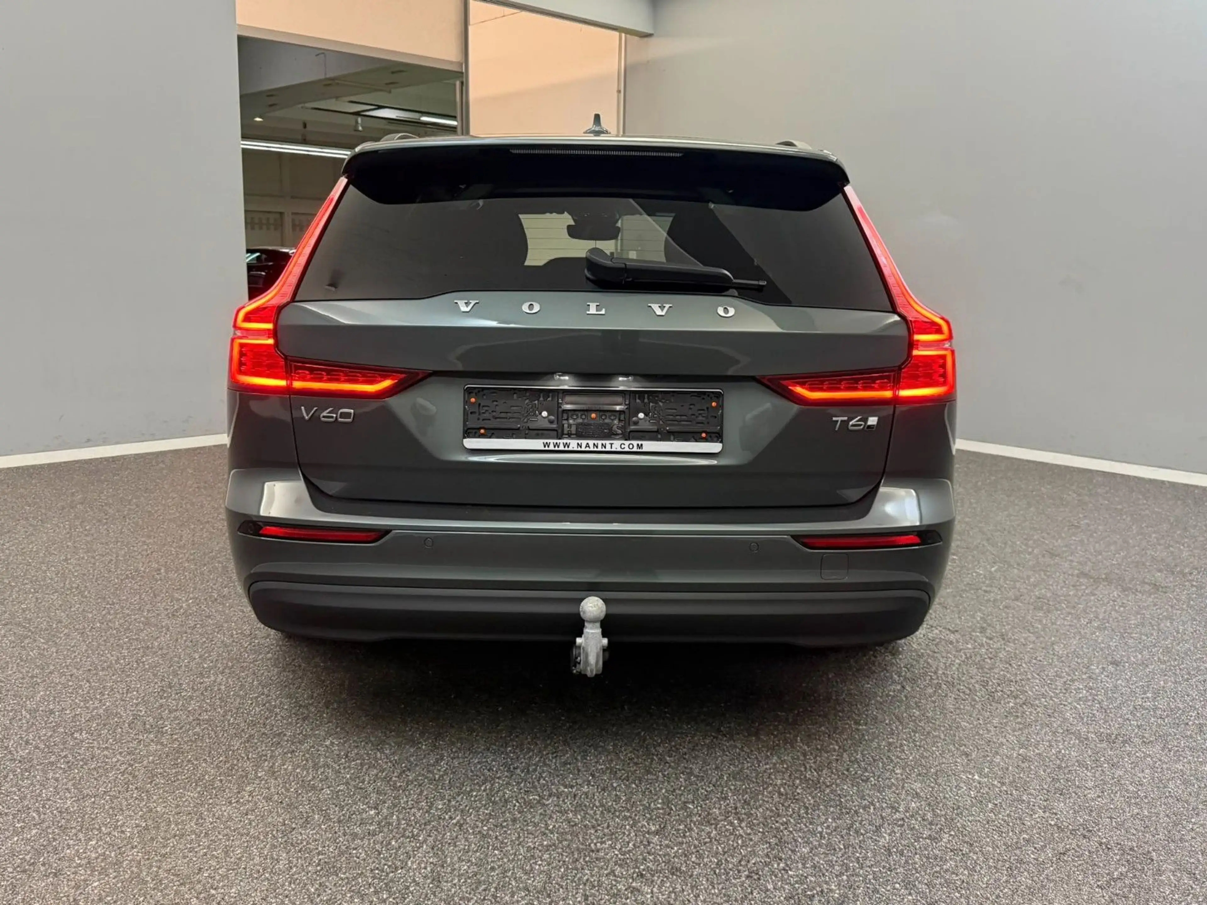 Volvo V60 Kombi Core AWD Hybrid AHK*STD-HZG*LED*KAMERA — photo 6