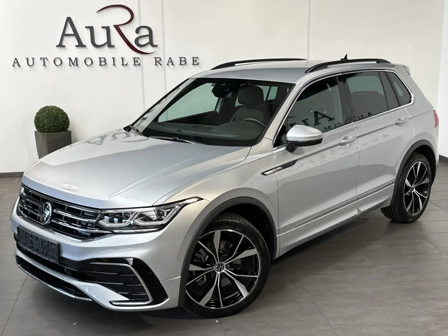 Volkswagen Tiguan 2.0 TDI DSG 4M R-Line NAV+LED+ACC+CARPLAY Stříbrná - 1