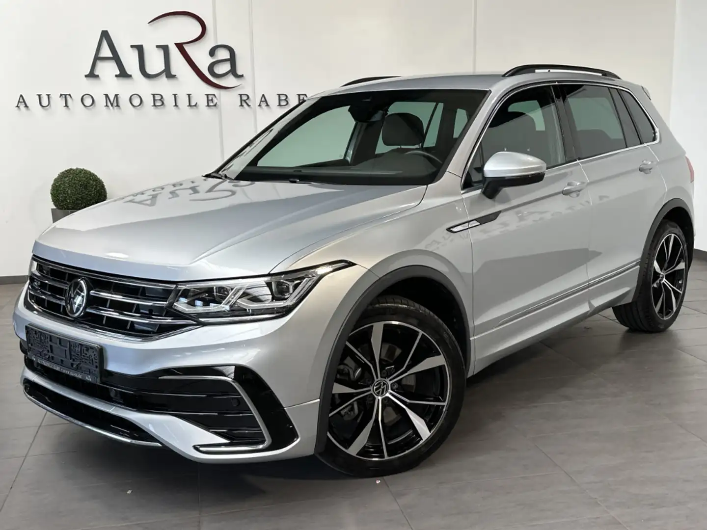 Volkswagen Tiguan 2.0 TDI DSG 4M R-Line NAV+LED+ACC+CARPLAY Stříbrná - 2
