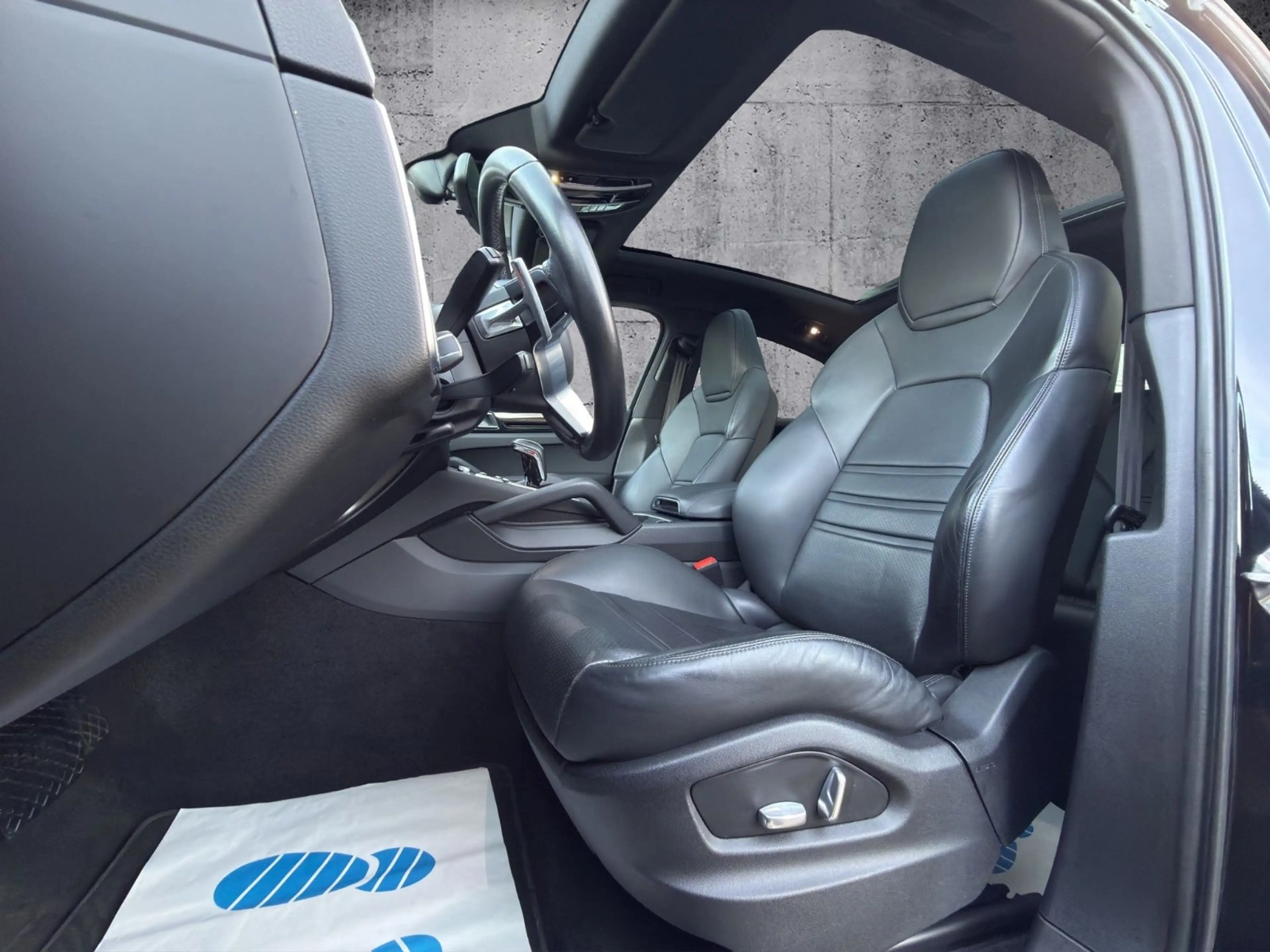 Porsche Cayenne Coupe E-Hybrid*SPORT-CHRONO*APPLE*PANO — photo 10