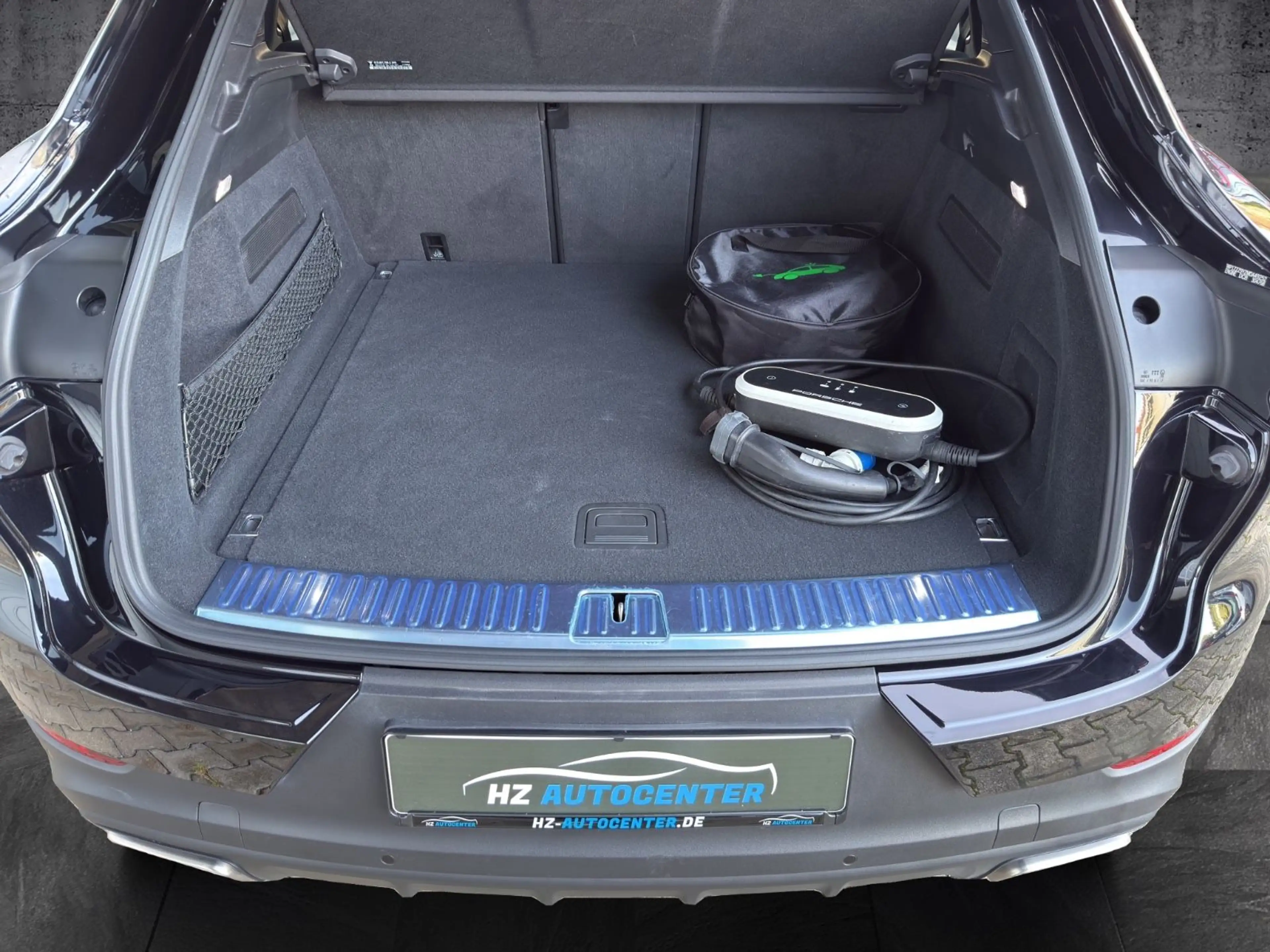 Porsche Cayenne Coupe E-Hybrid*SPORT-CHRONO*APPLE*PANO — photo 7