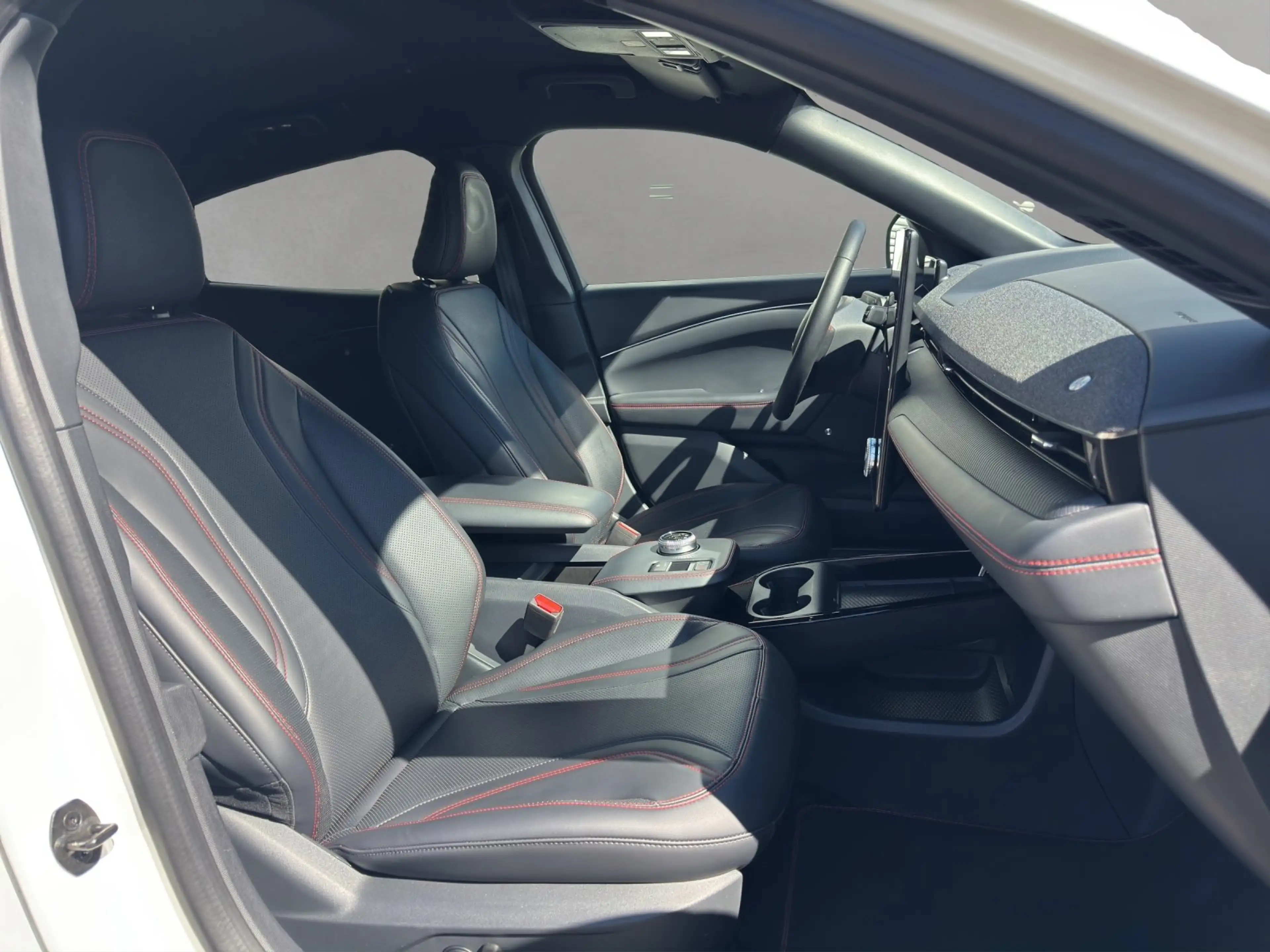 Ford Mustang Mach-E Mustang MACH-E AWD Ext. Range Aut./ACC/360°/B&O/ — photo 8