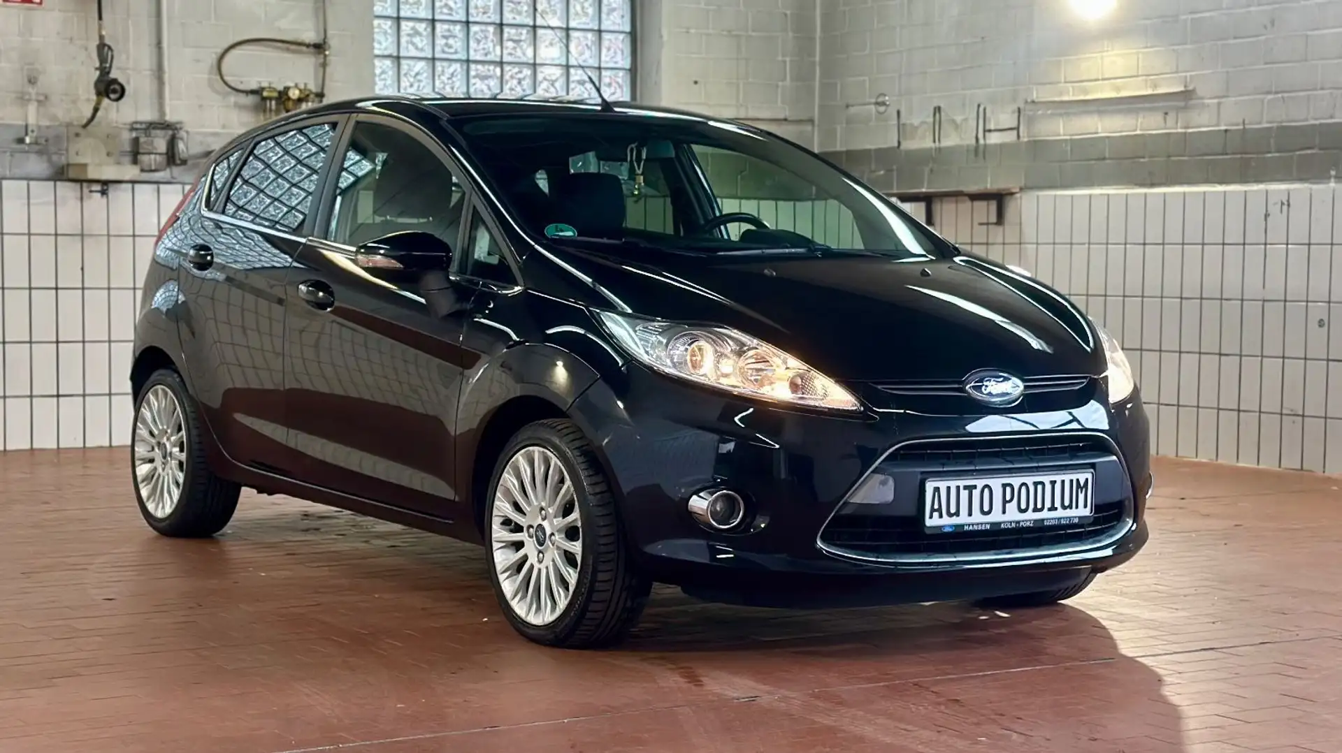 Ford Fiesta Titanium/ TÜV Neu Schwarz - 1
