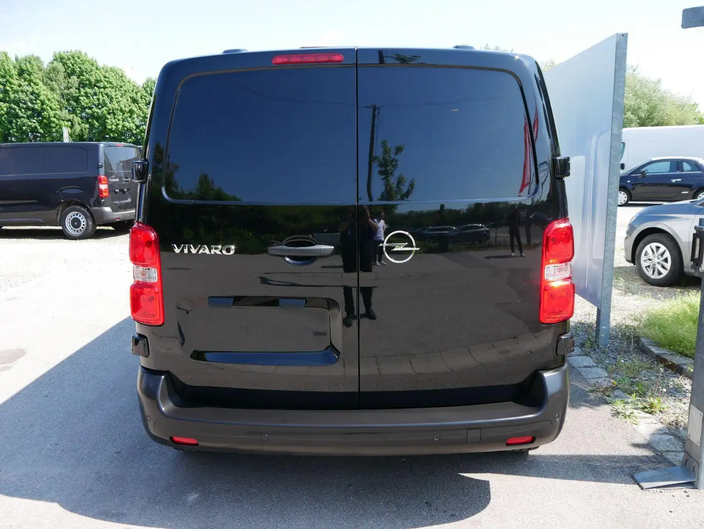 Opel Vivaro Furgon L2 2.0 BlueHDI*3-SITZER*KLIMA*BlUETOOTH*... Negro - 2