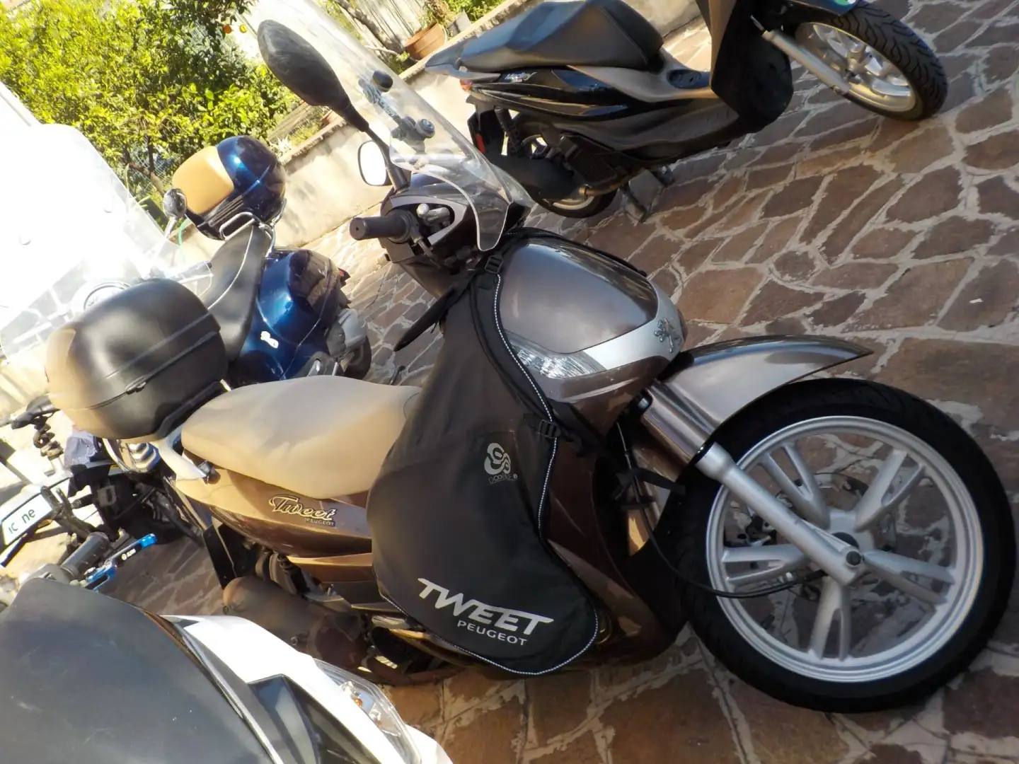 Peugeot Tweet Anno 150 Bruin - 2