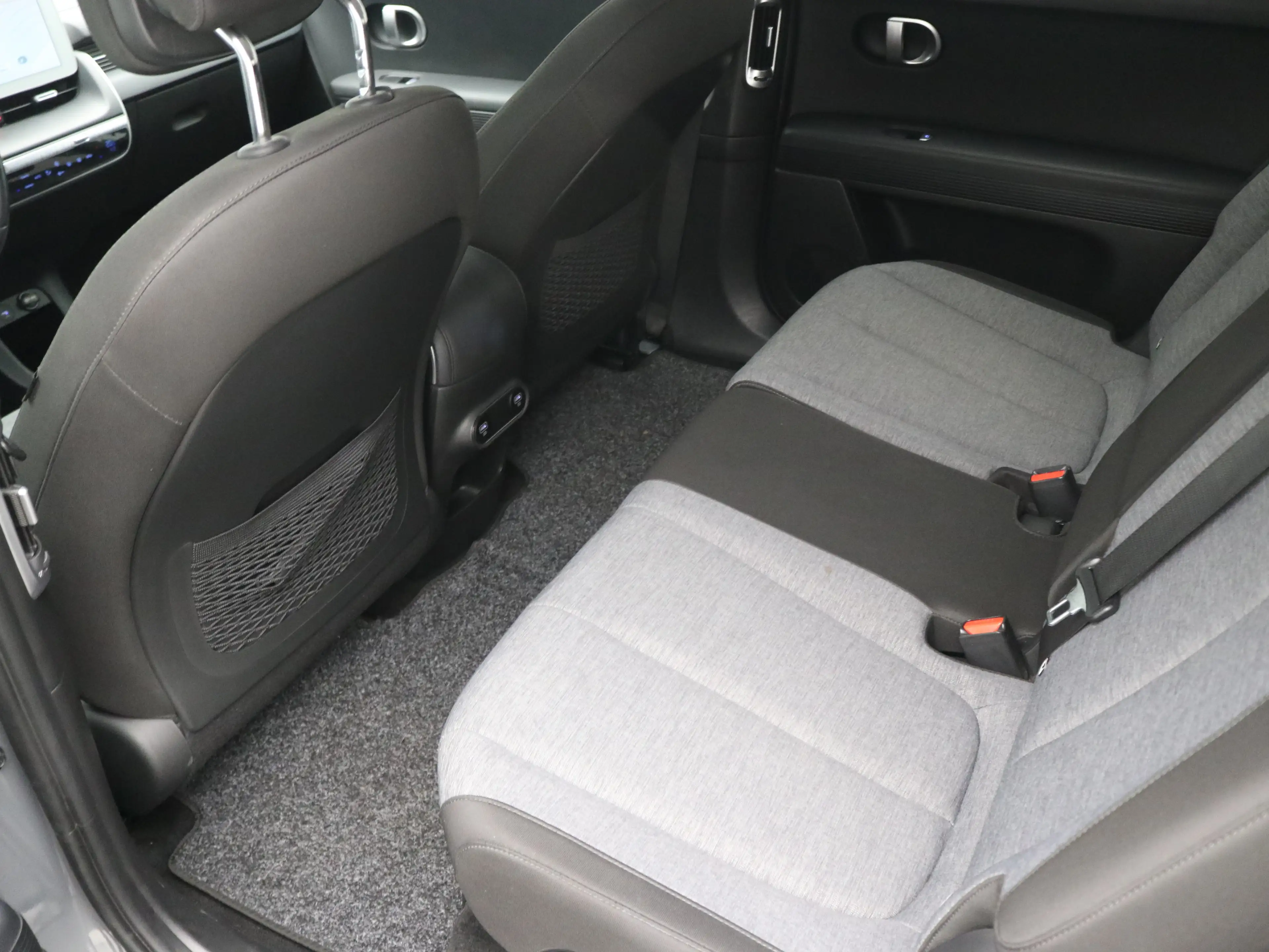 Hyundai IONIQ 5 Connect 77.4 kWh / Navigatie / 3-fase Laden / BTW — photo 17