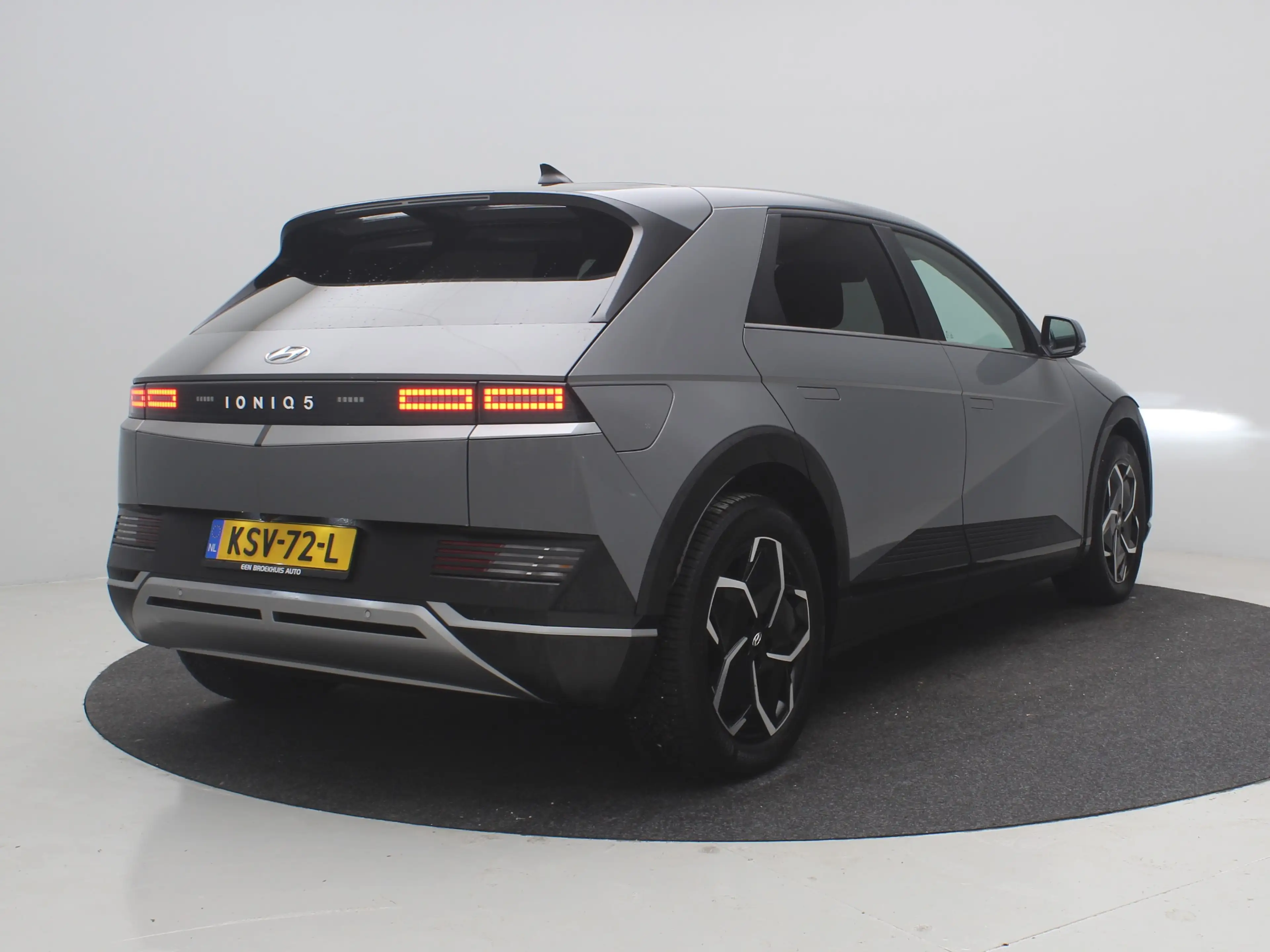 Hyundai IONIQ 5 Connect 77.4 kWh / Navigatie / 3-fase Laden / BTW — photo 4