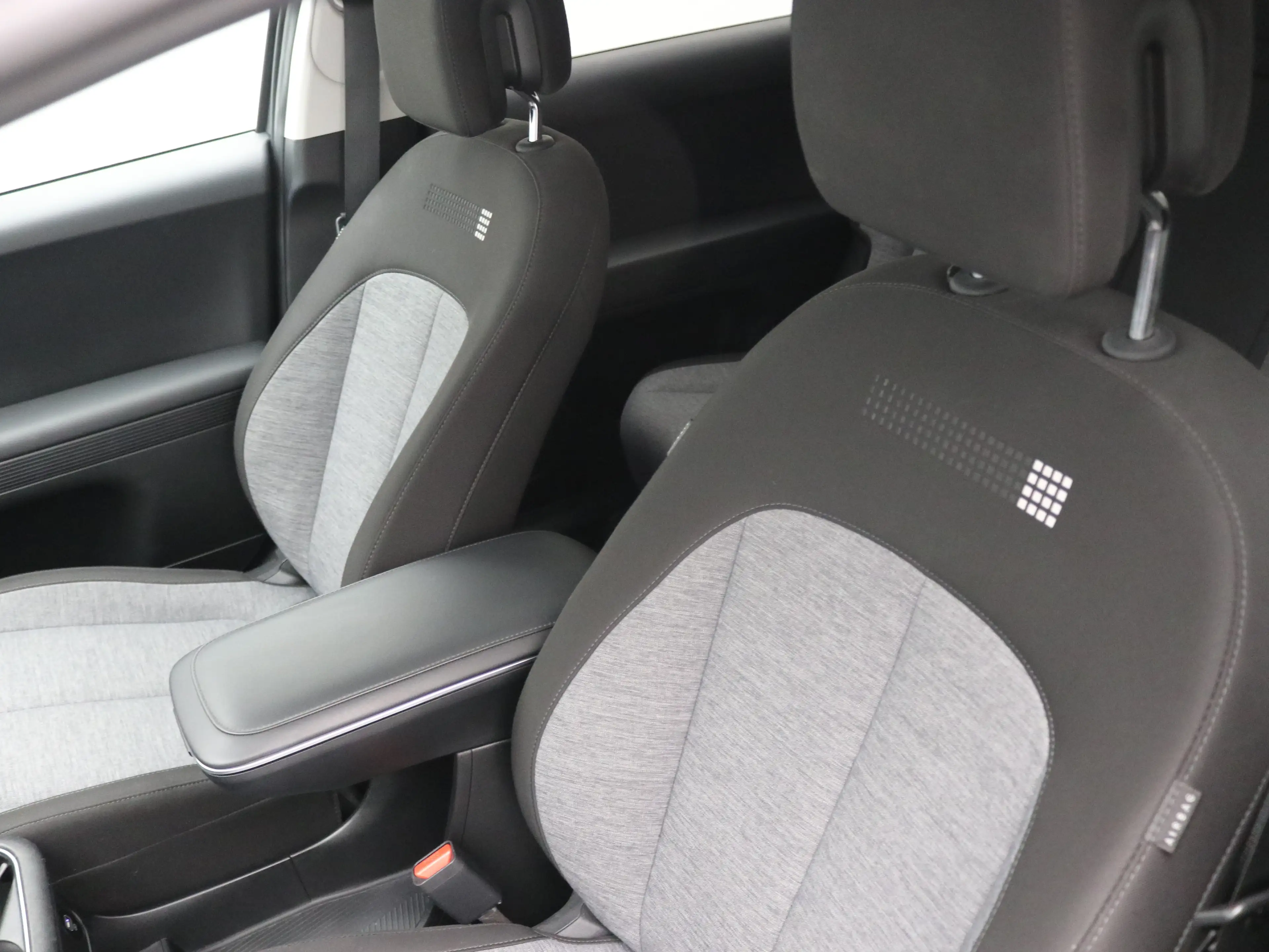Hyundai IONIQ 5 Connect 77.4 kWh / Navigatie / 3-fase Laden / BTW — photo 12