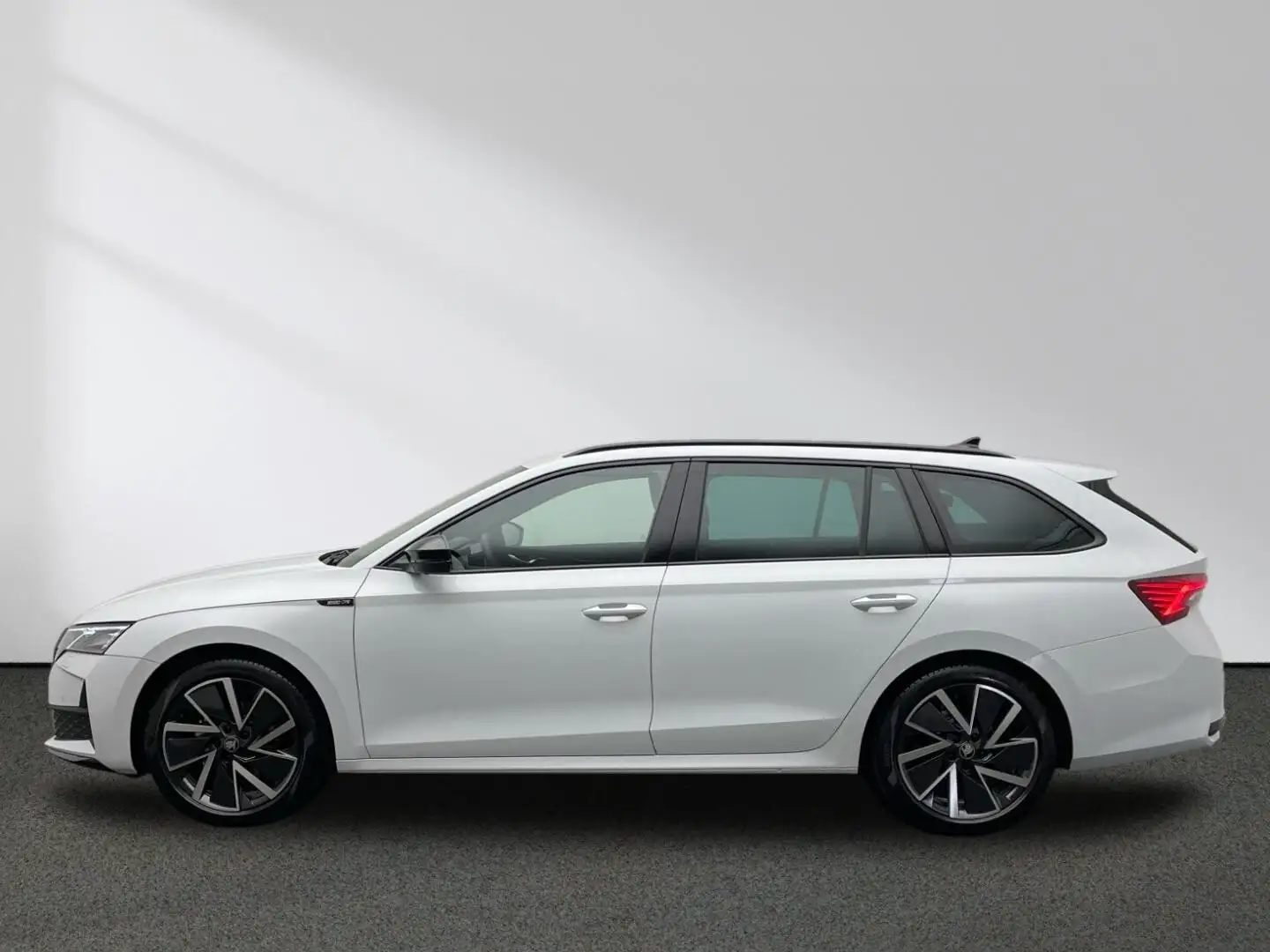 Skoda Octavia Sportline 2.0 TDI 150PS DSG Wit - 2