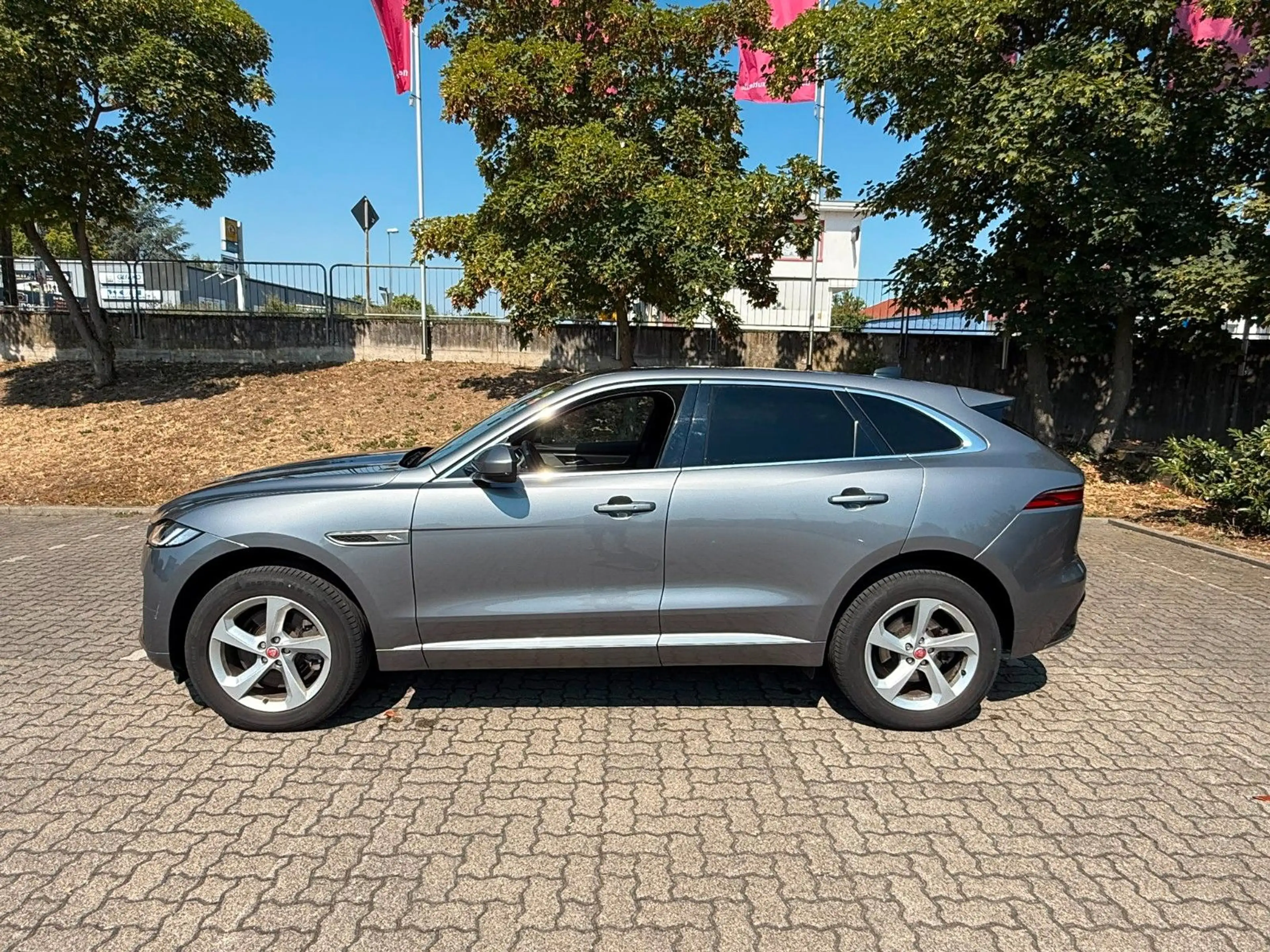 Jaguar F-Pace R-Dynamic SE AWD/LED/ACC/AHK/Kamera — photo 3