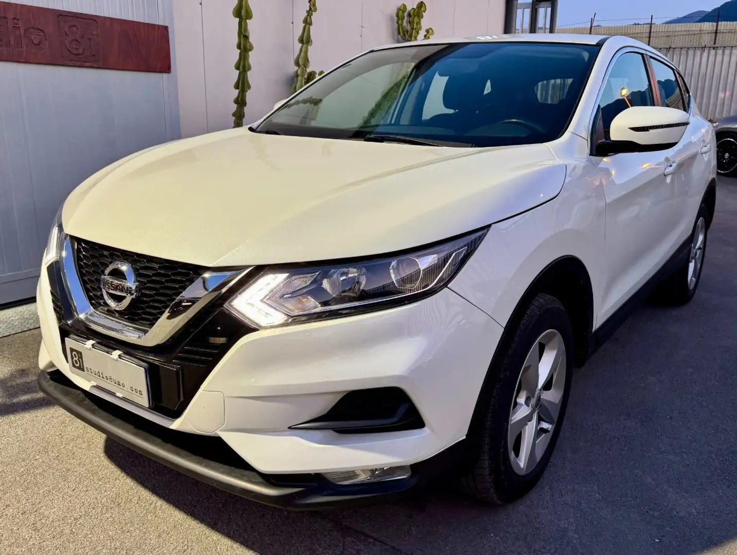 Nissan Qashqai 1.3 DIG-T 160 CV DCT Acenta Weiß - 1