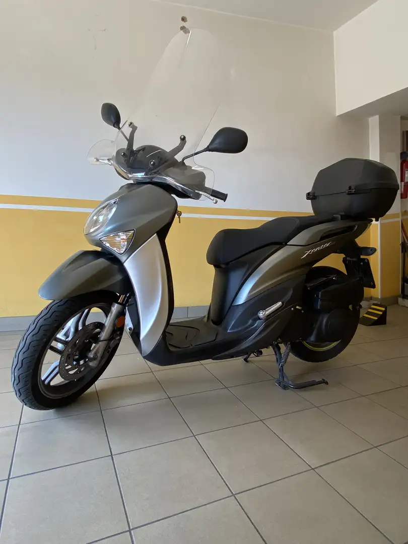 Yamaha Xenter 125 Plateado - 1