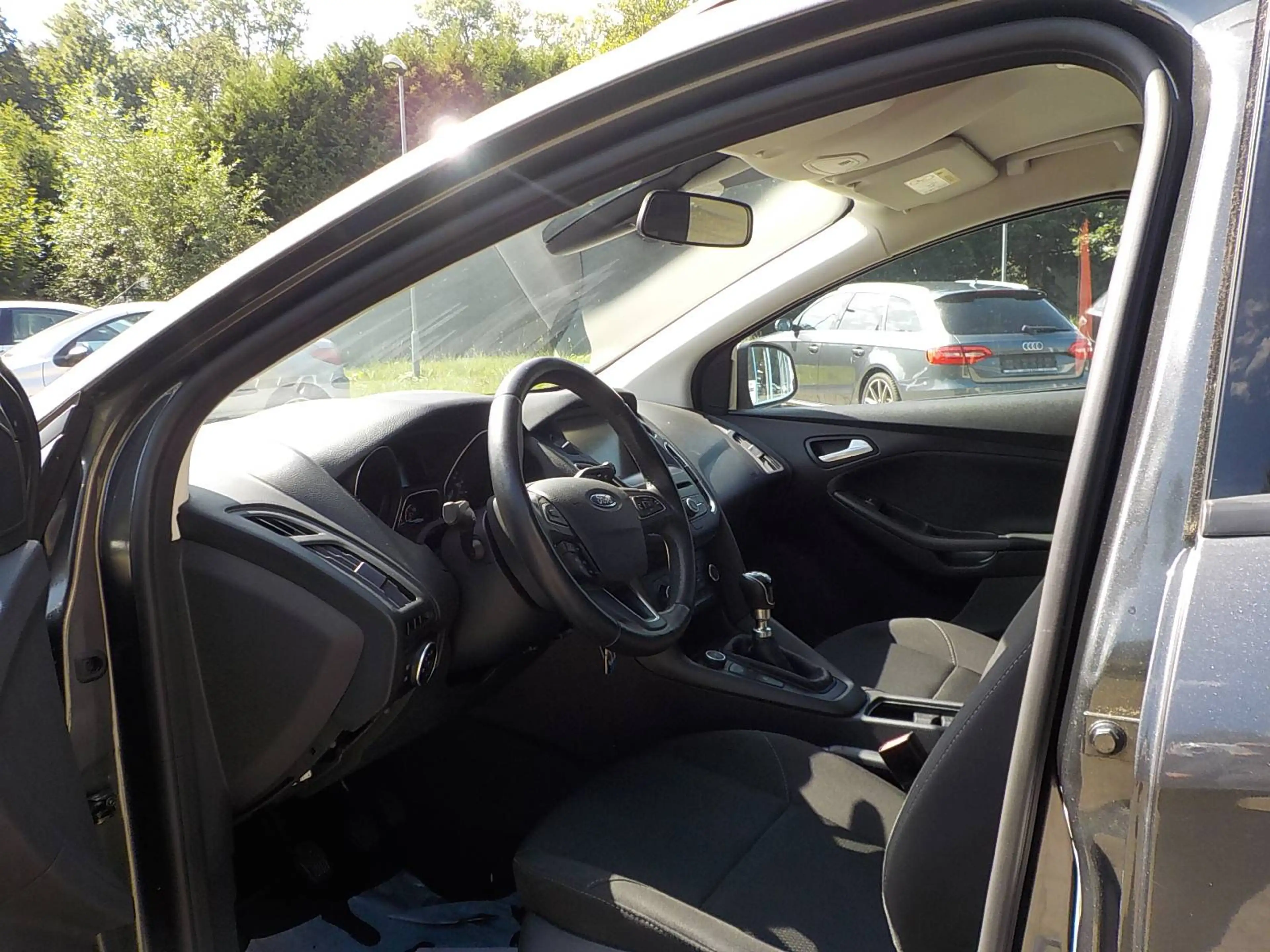 Ford Focus Business 1.HAND! GEPFLEGT! FRONTSCH.HEIZG.! — photo 11