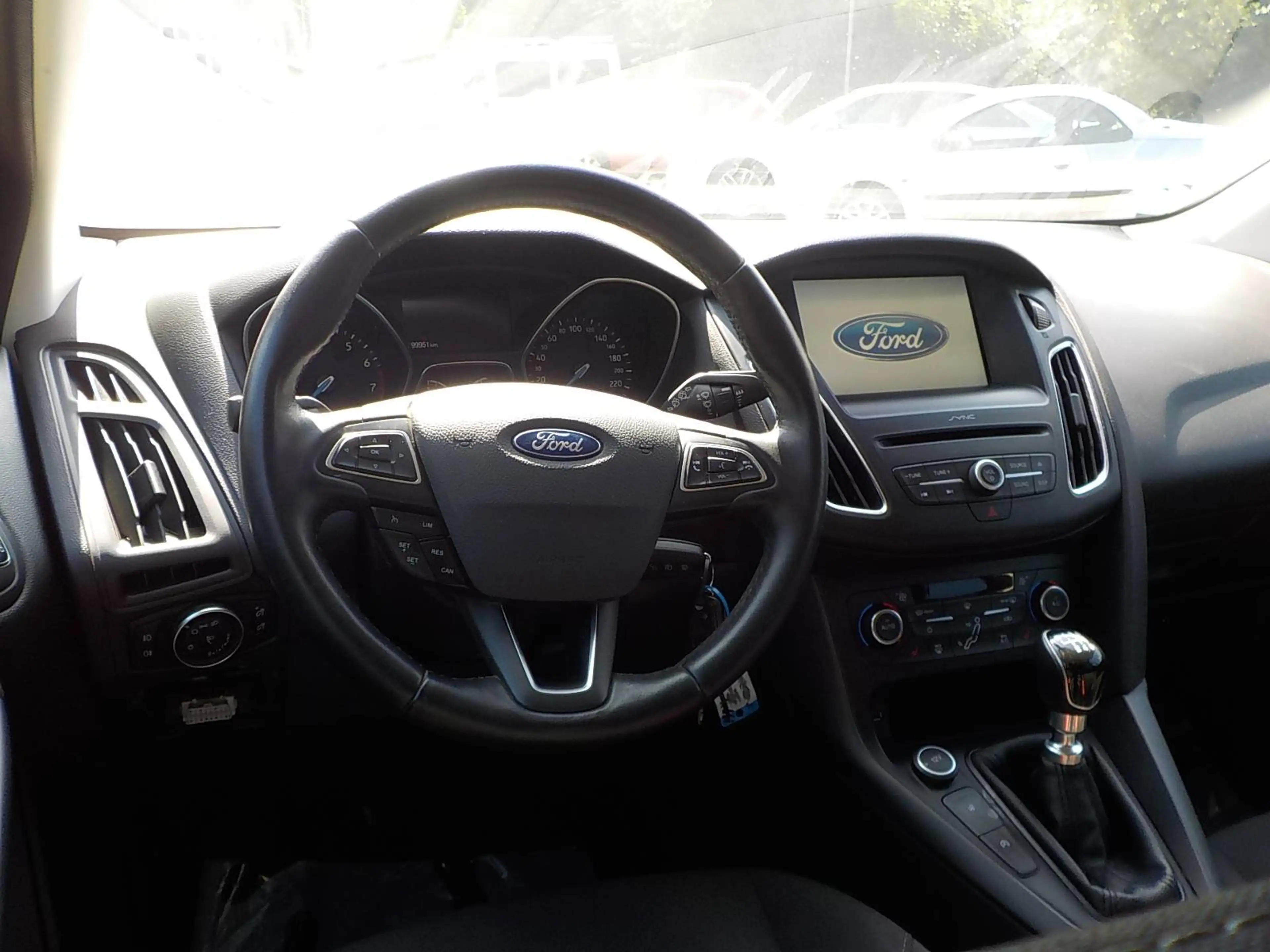 Ford Focus Business 1.HAND! GEPFLEGT! FRONTSCH.HEIZG.! — photo 4