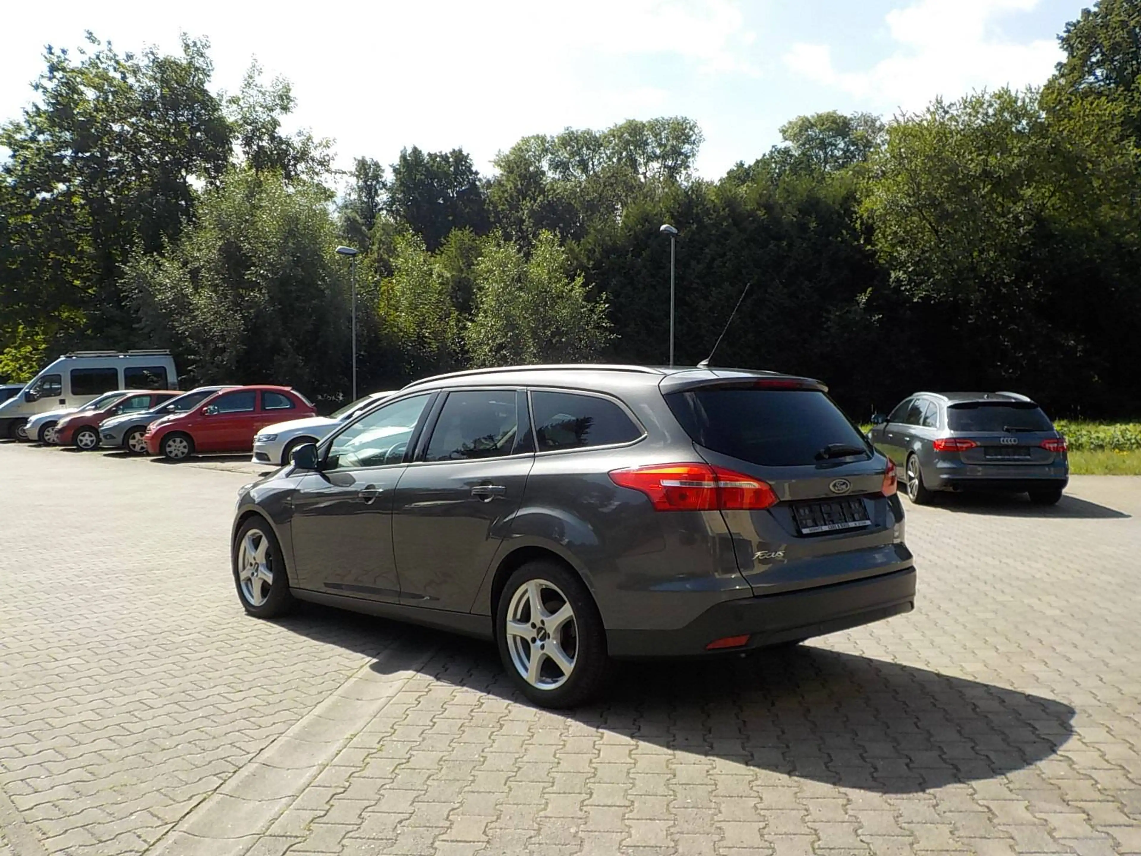 Ford Focus Business 1.HAND! GEPFLEGT! FRONTSCH.HEIZG.! — photo 5
