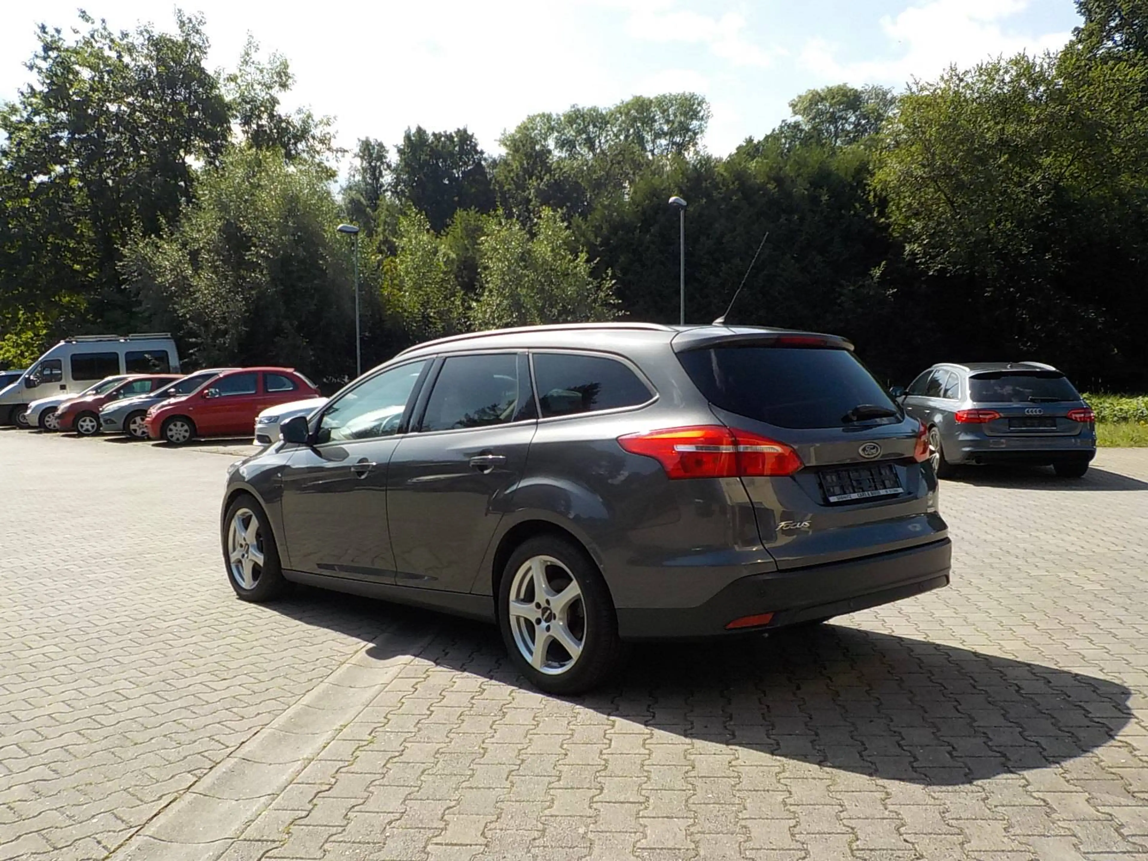 Ford Focus Business 1.HAND! GEPFLEGT! FRONTSCH.HEIZG.! — photo 14