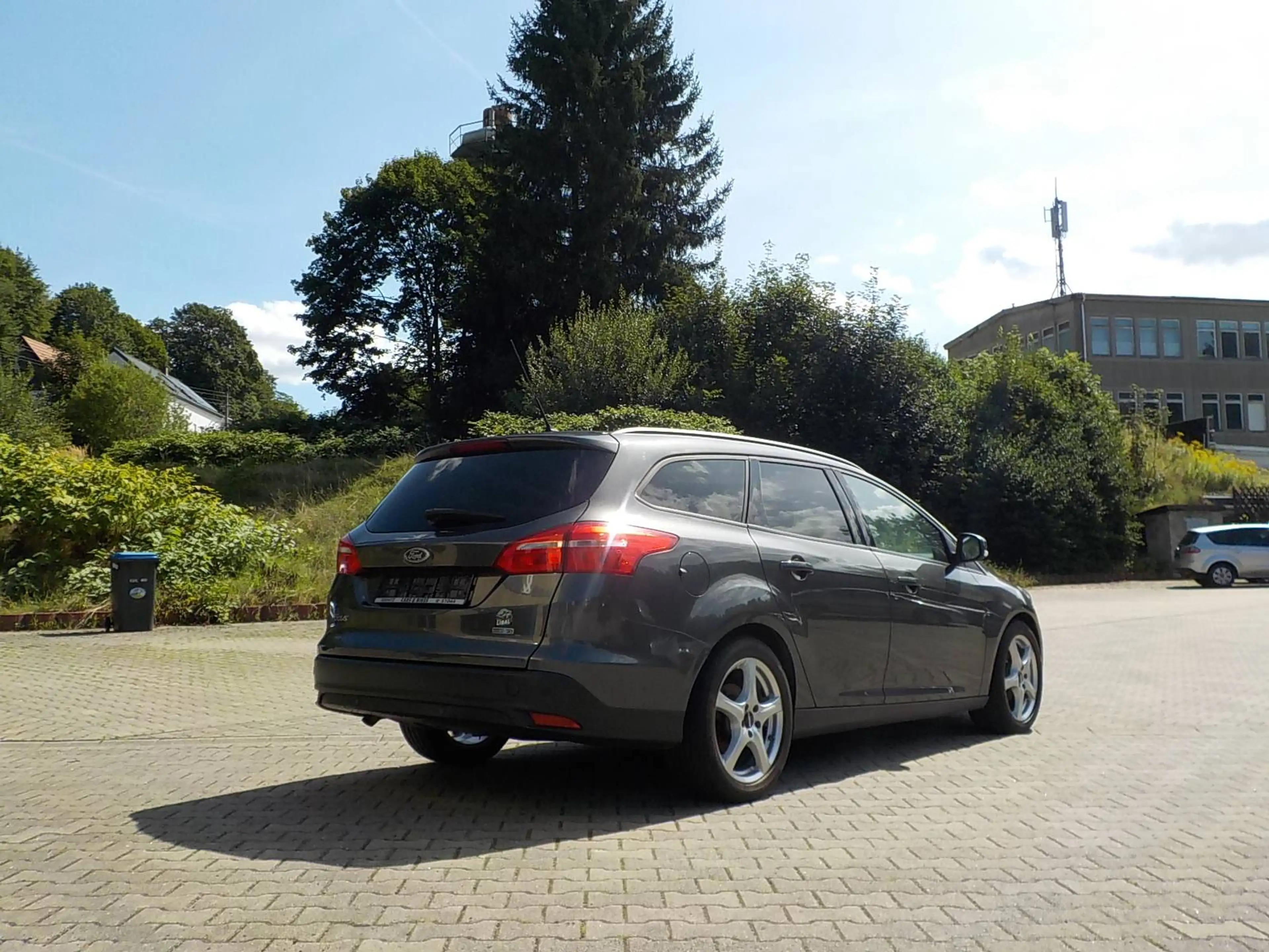 Ford Focus Business 1.HAND! GEPFLEGT! FRONTSCH.HEIZG.! — photo 16