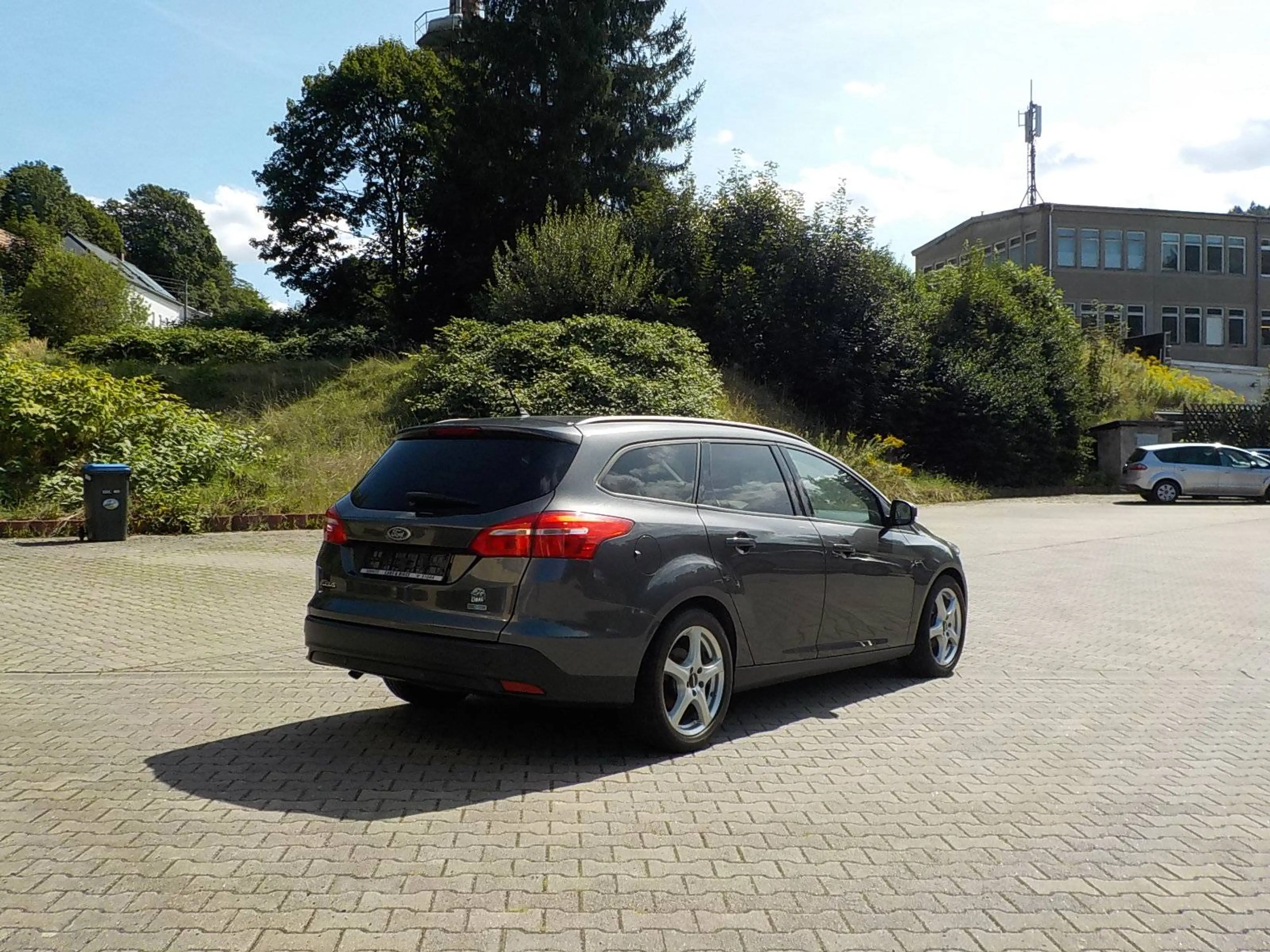 Ford Focus Business 1.HAND! GEPFLEGT! FRONTSCH.HEIZG.! — photo 13