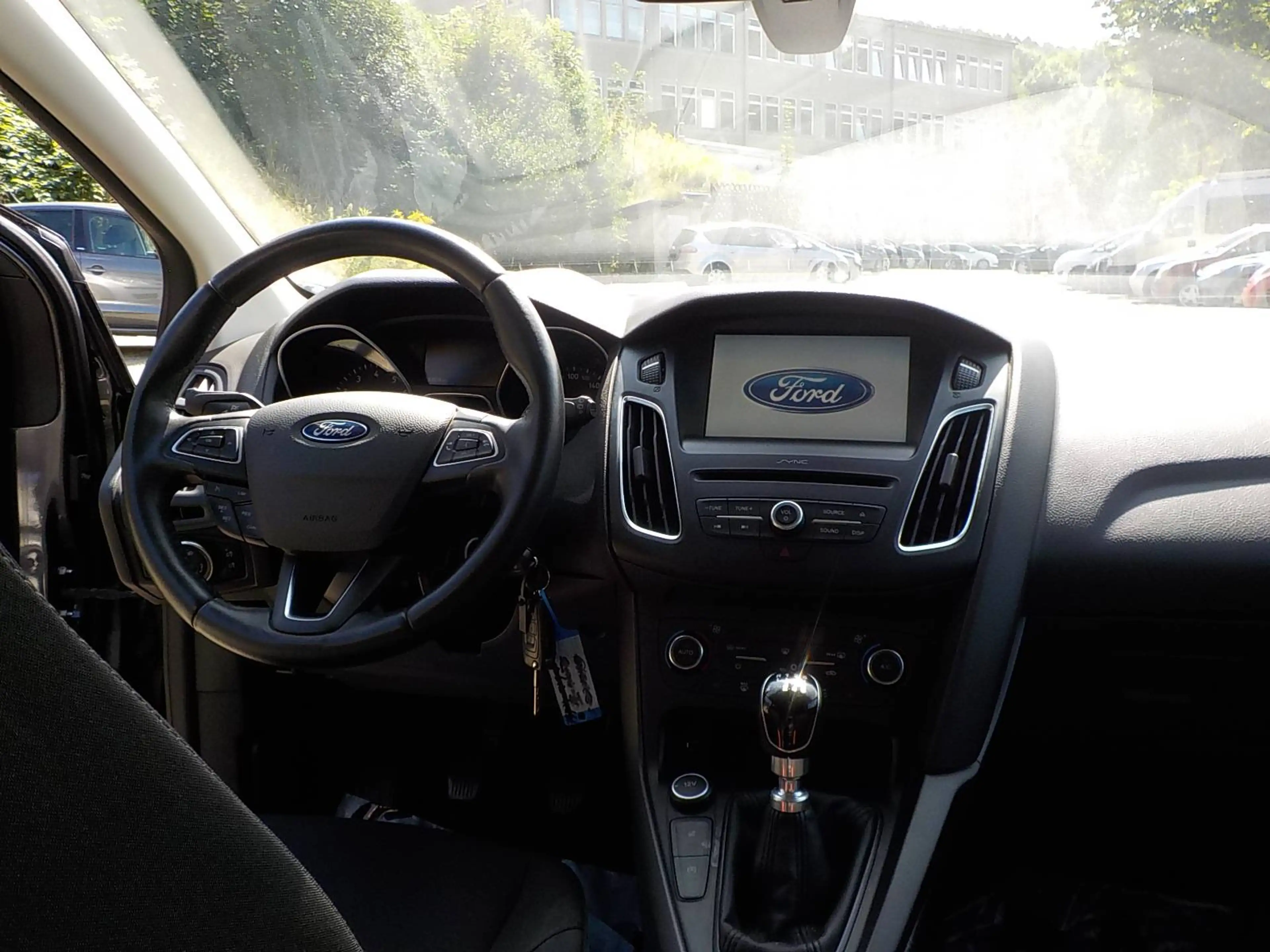 Ford Focus Business 1.HAND! GEPFLEGT! FRONTSCH.HEIZG.! — photo 7