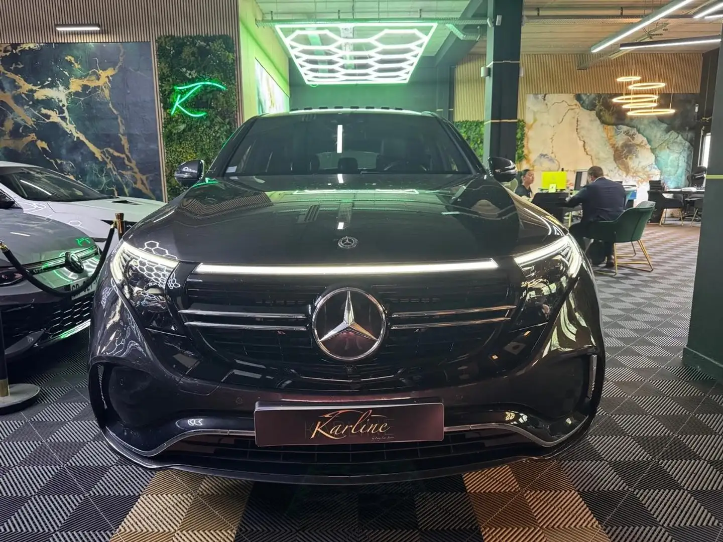 Mercedes-Benz EQC 400 400 AMG LINE 4 MATIC 408 cv I TOIT OUVRANT - SON BURMESTER - LINE ASSIST Schwarz - 2