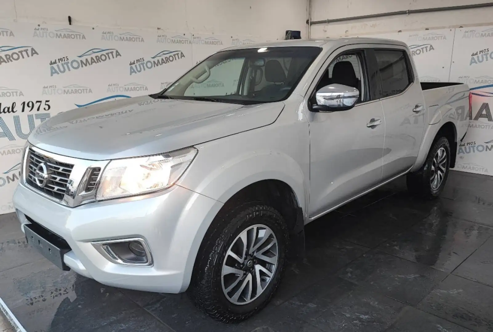 Nissan Navara 2.3 dci N-Connecta 4wd GANCIO TRAINO! RETRO Argento - 1