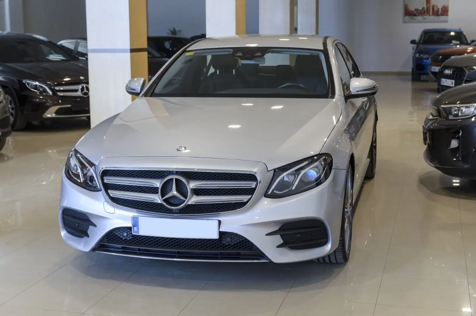 Mercedes-Benz E 220 220d 9G-Tronic 194 Grau - 2