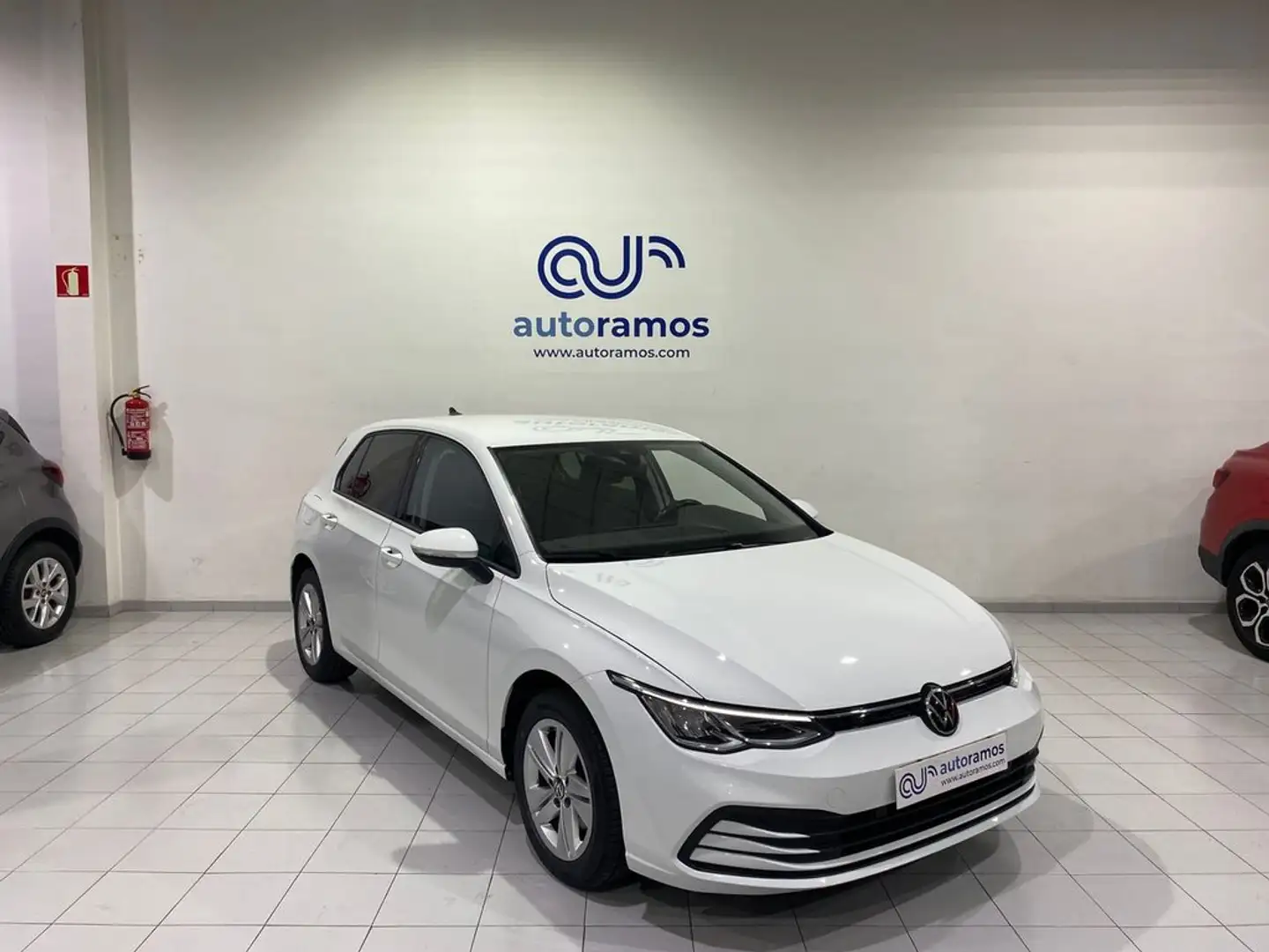 Volkswagen Golf VIII LIFE NAV 2.0 TDI 150 CV DSG 5P Wit - 1