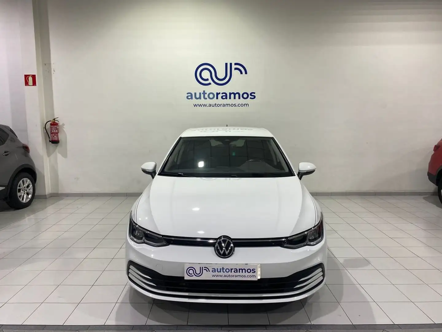 Volkswagen Golf VIII LIFE NAV 2.0 TDI 150 CV DSG 5P Wit - 2