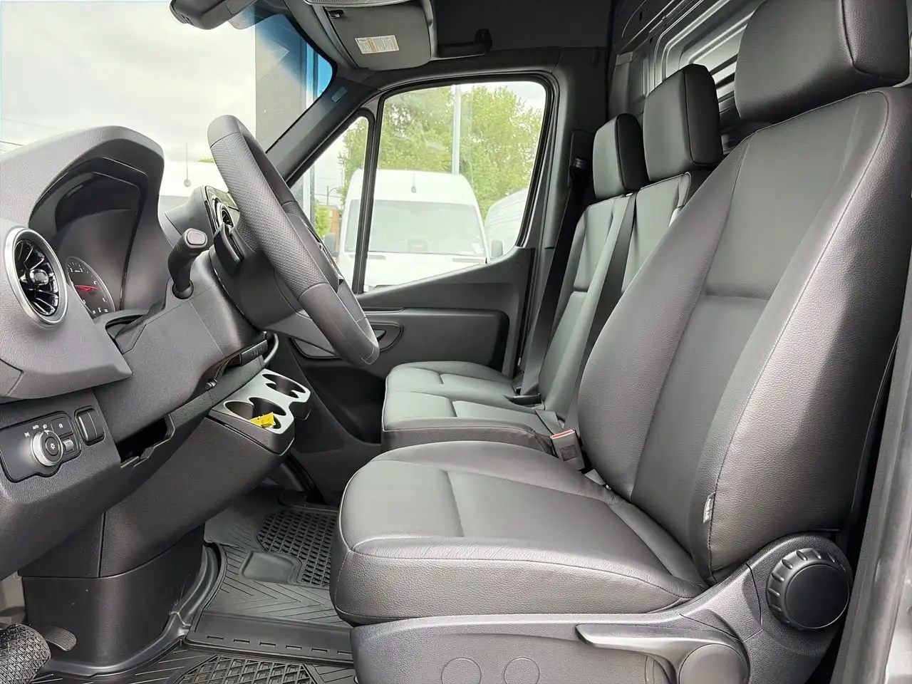 Mercedes-Benz Sprinter снимка Mercedes-Benz Sprinter