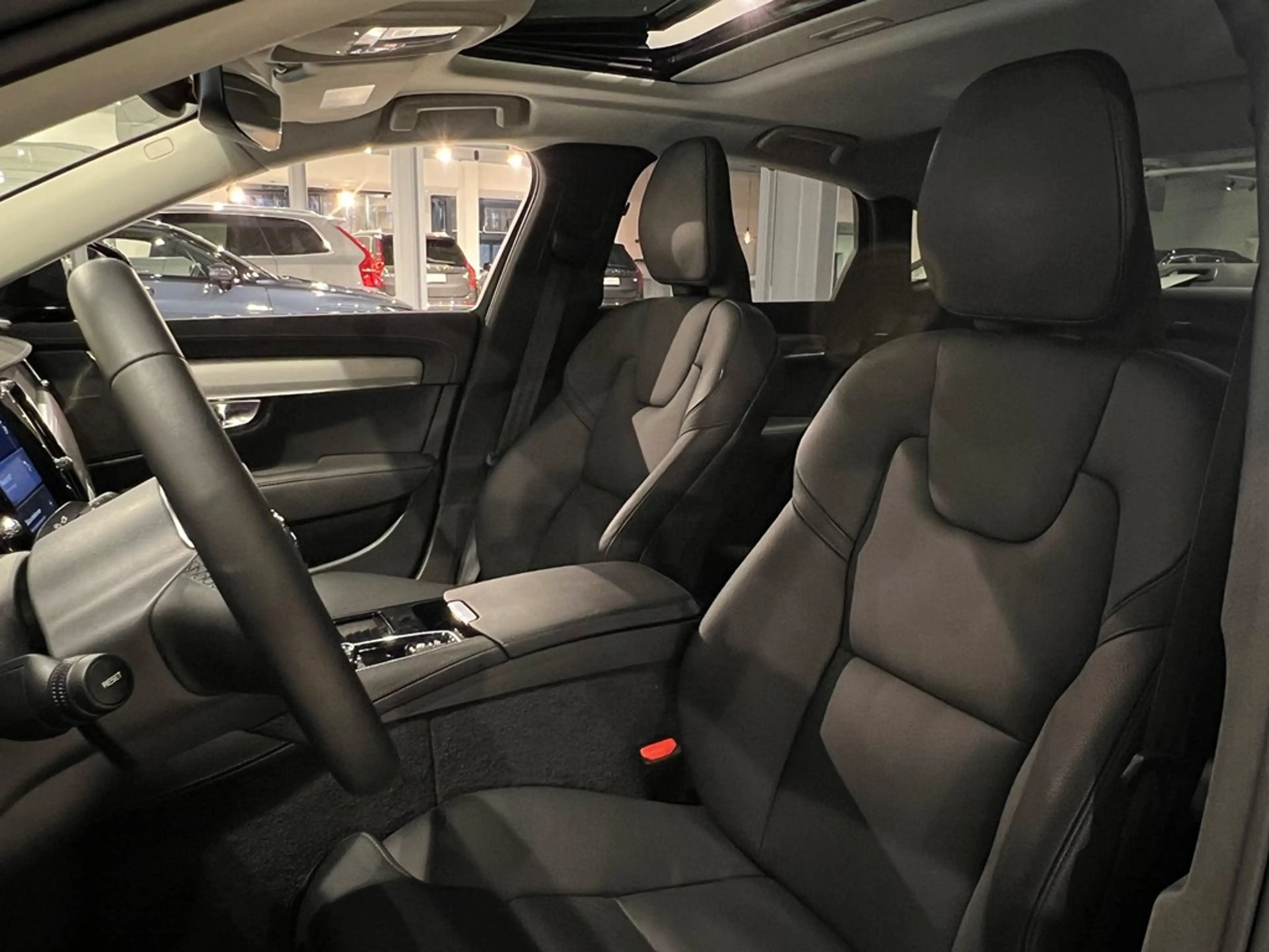 Volvo S90 T8 Recharge Dark Ultimate Long Range — photo 5