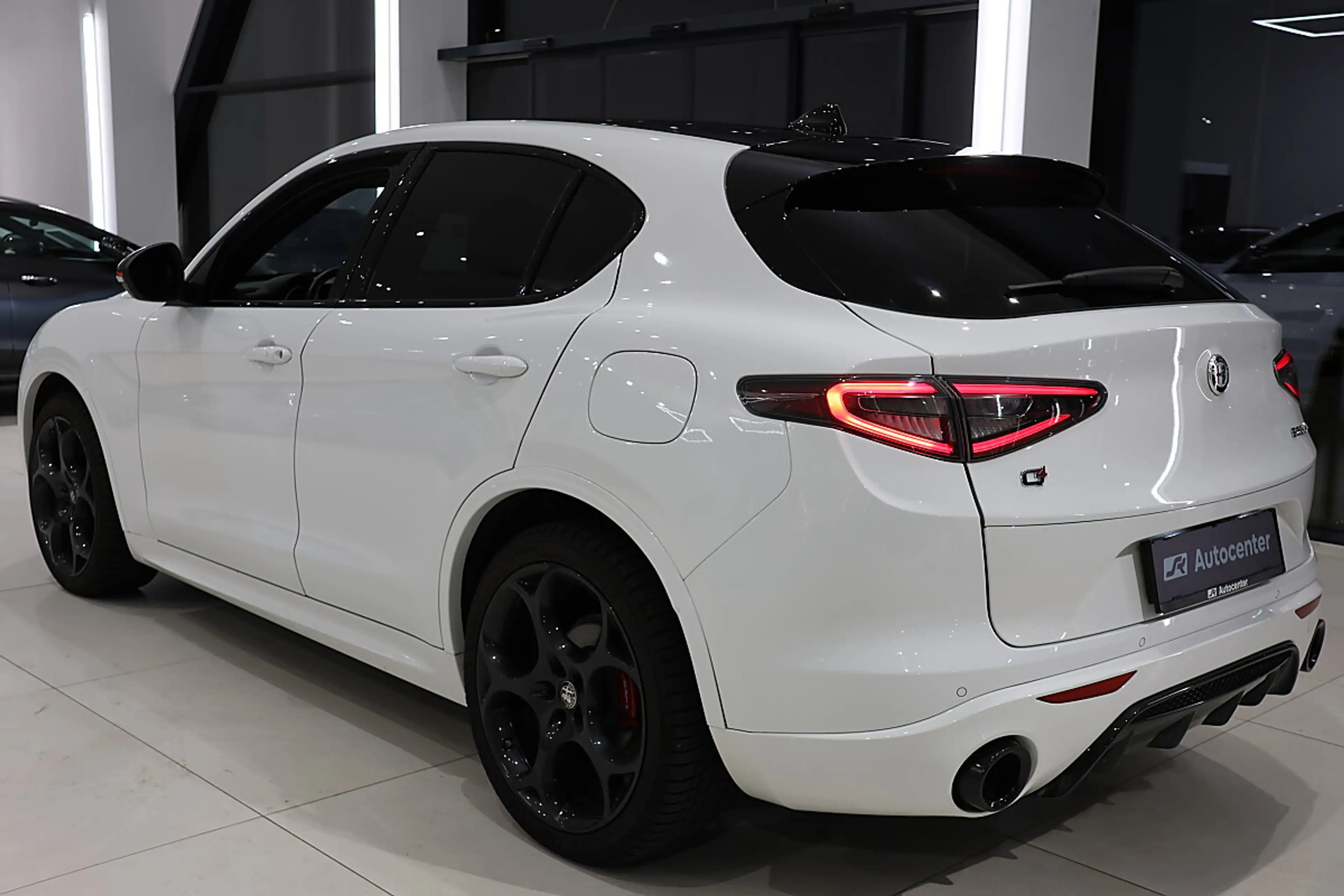 Alfa Romeo Stelvio B-Tech 2,2 ATX AWD — photo 7