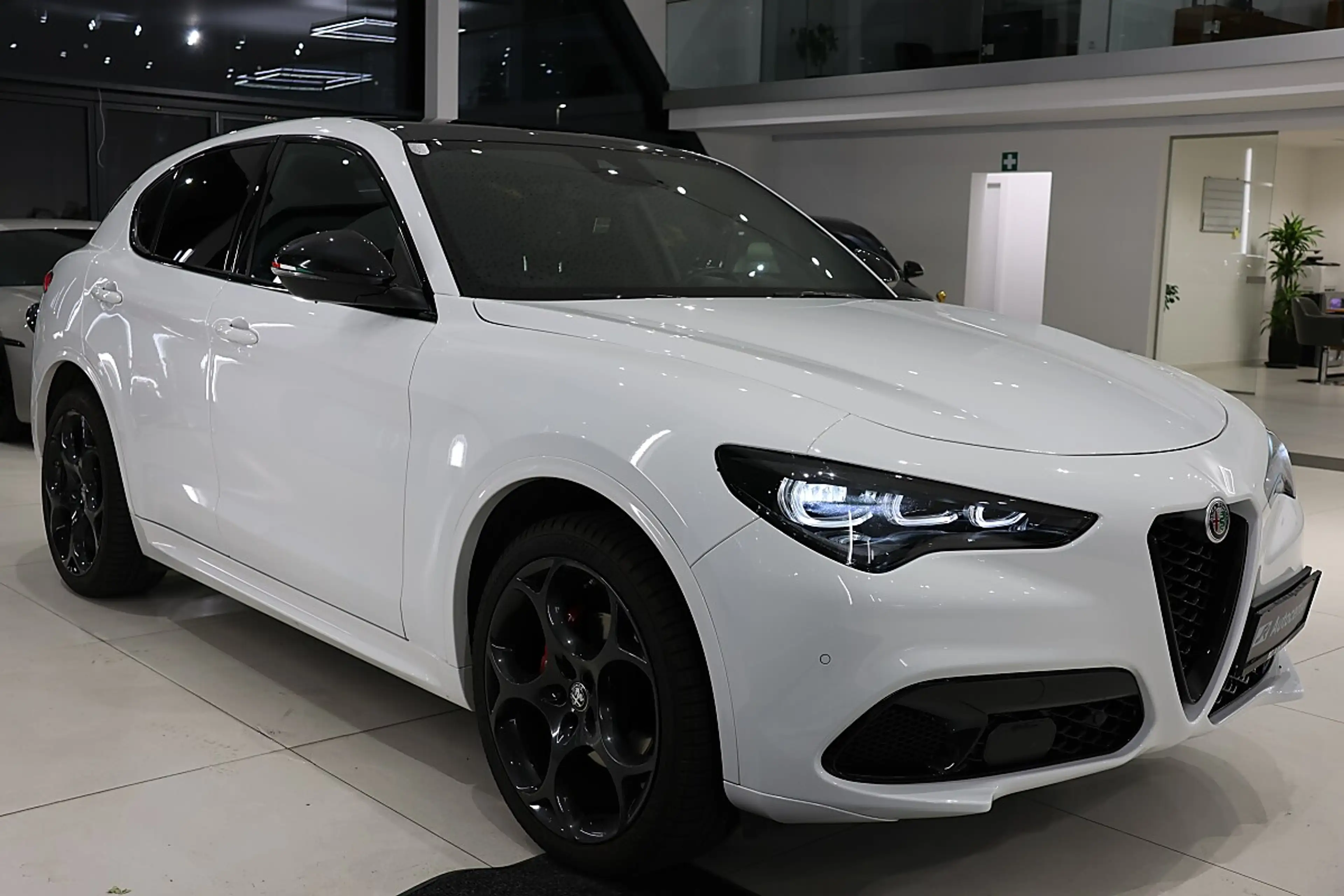 Alfa Romeo Stelvio B-Tech 2,2 ATX AWD — photo 4