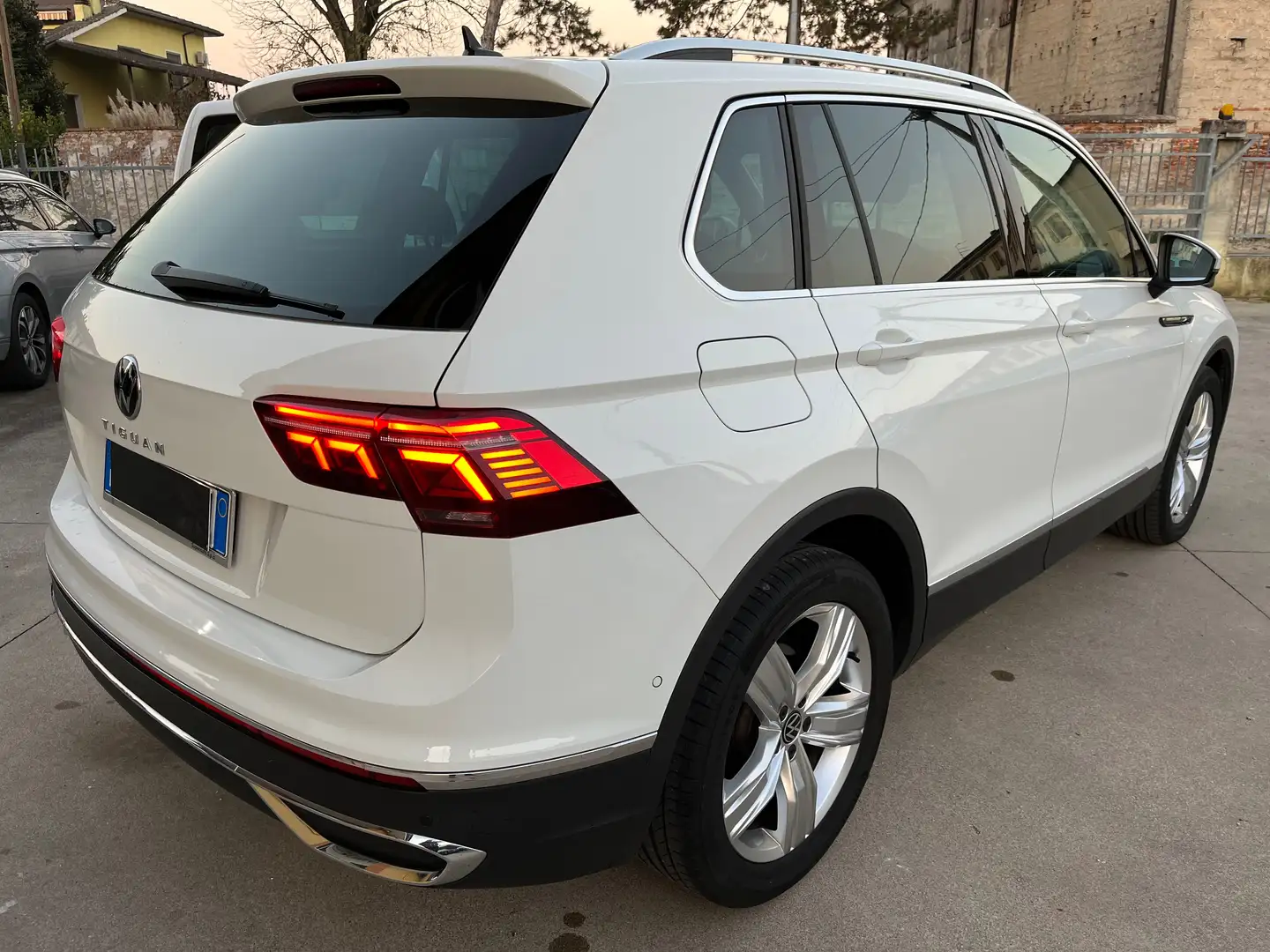 Volkswagen Tiguan 2.0 tdi Elegance 150cv dsg TELECAMERA, MATRIX, LED Blanco - 2