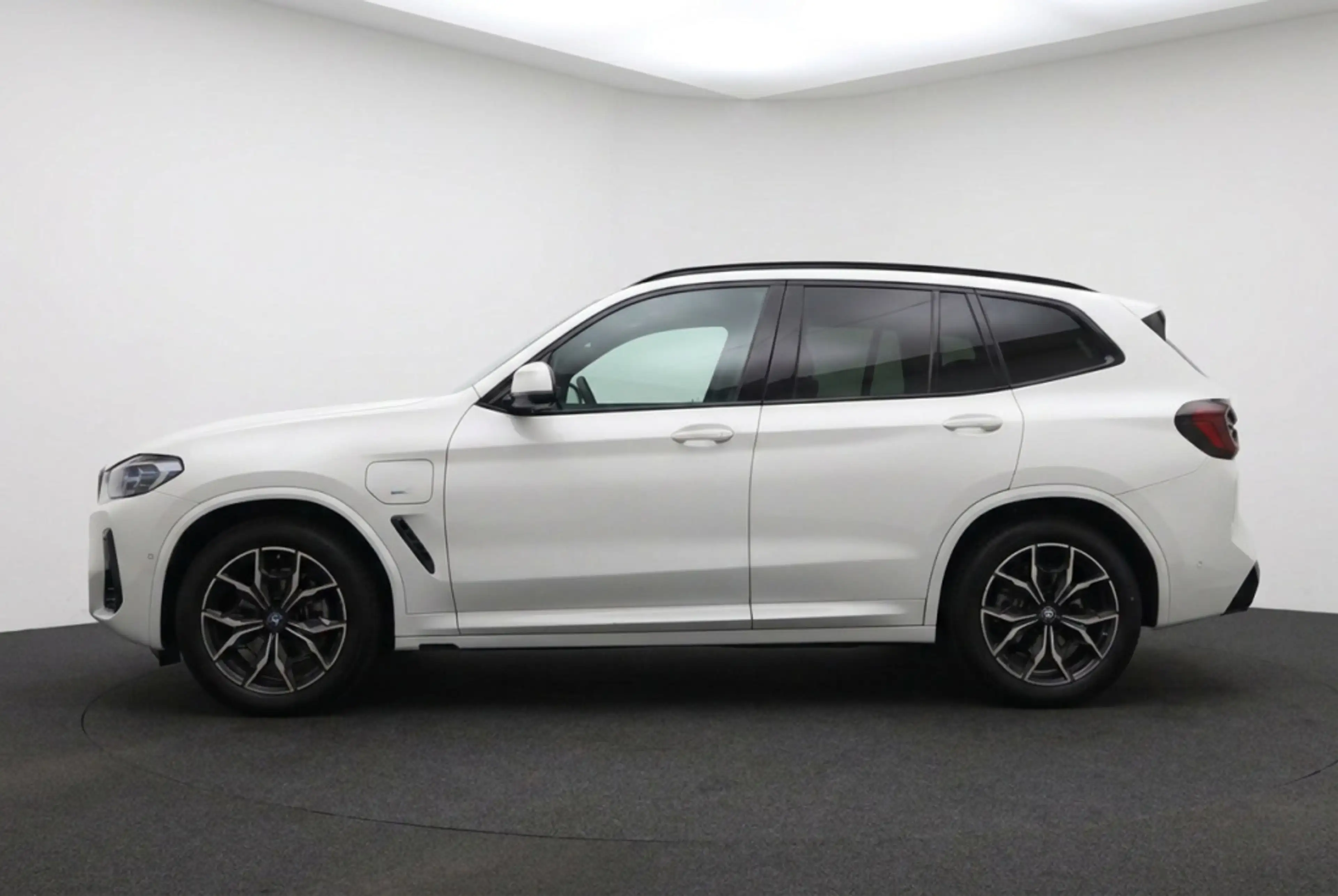 BMW X3 xDrive30e M Sport Pano | Laser | Innovation Pack | — photo 2