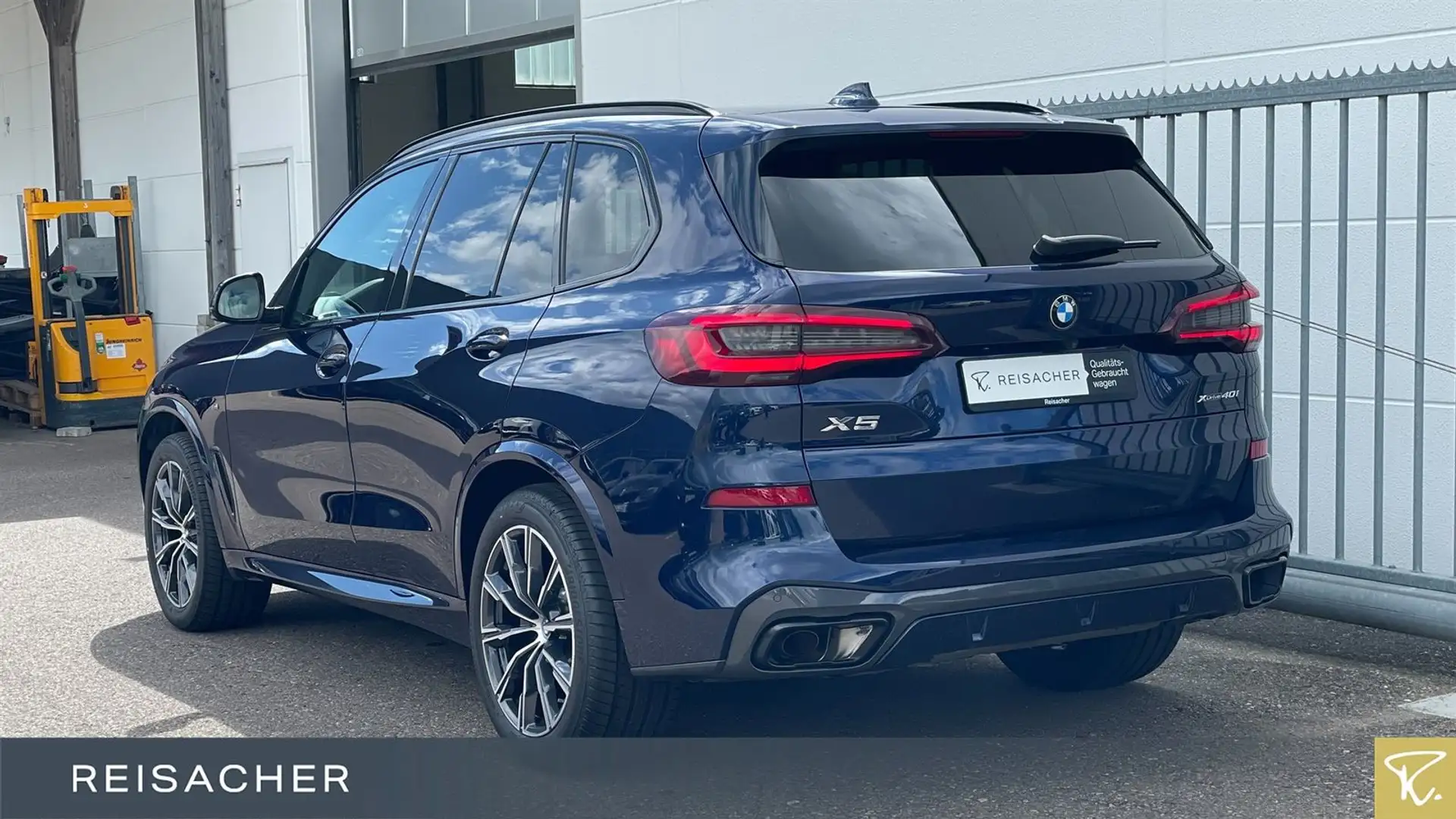 BMW X5 xDrive40i M-Sport Laser AHK Pano Stdheiz H/K Blauw - 2