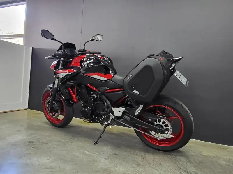 Kawasaki Z 650 - foto 6