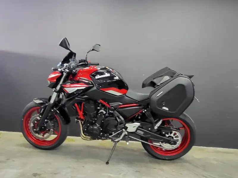 Kawasaki Z 650 - foto 7