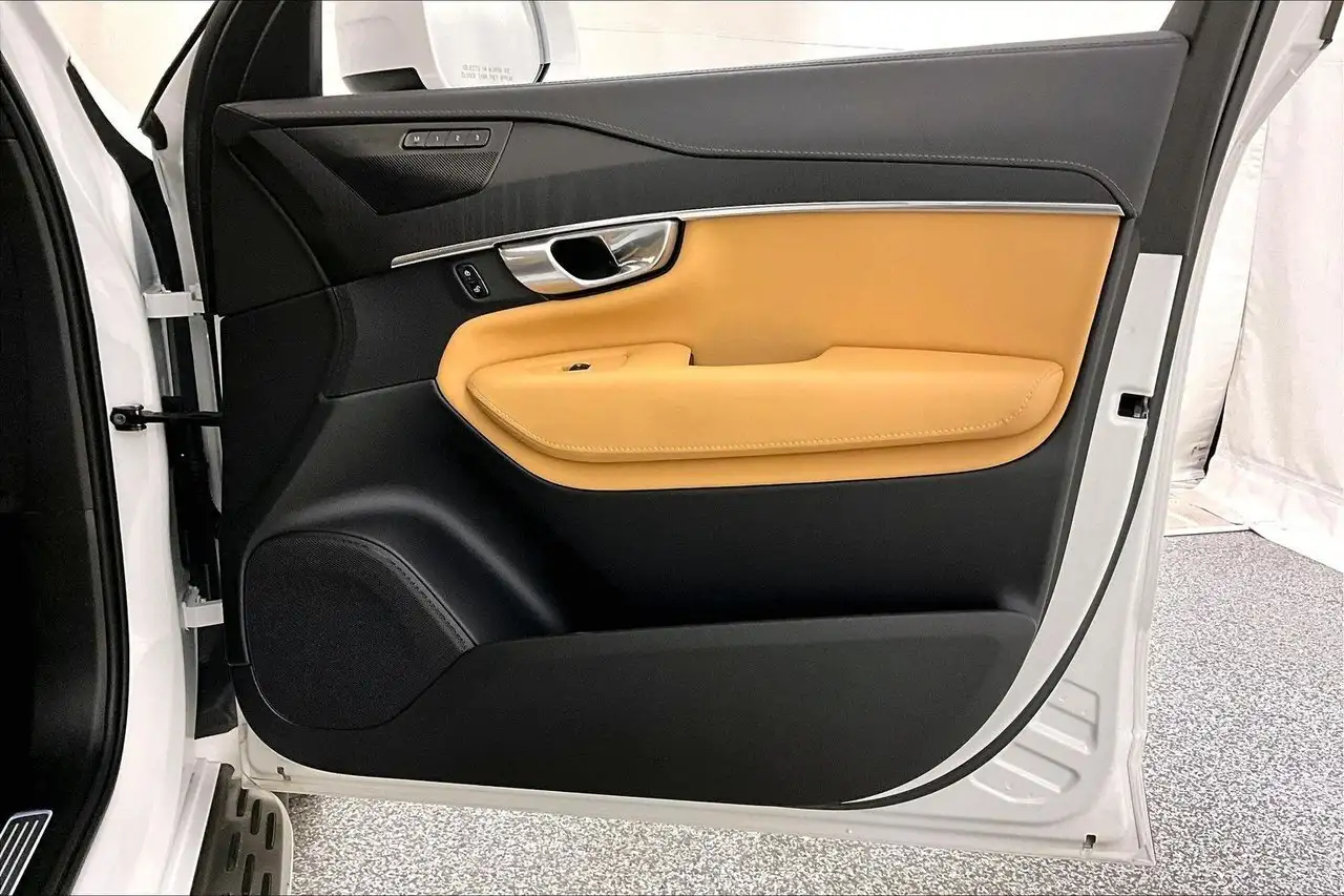 Volvo XC90 снимка Volvo XC90