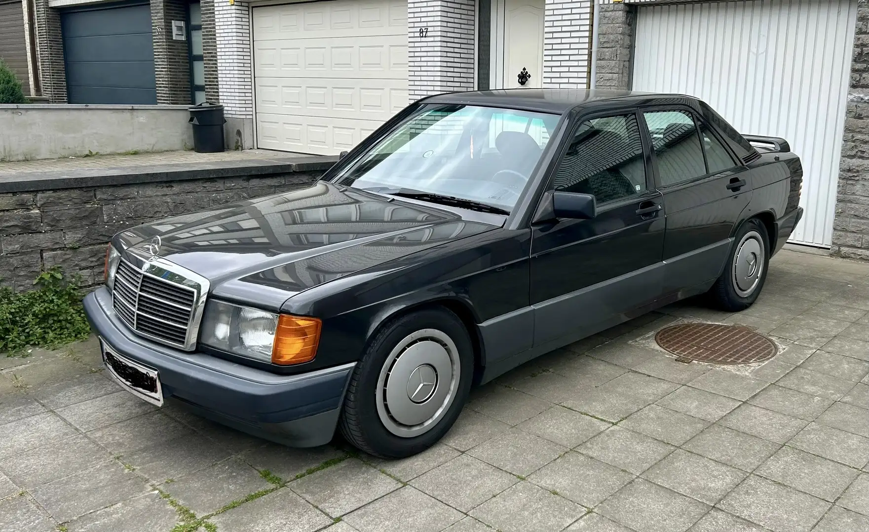 Mercedes-Benz 190 190E - 1