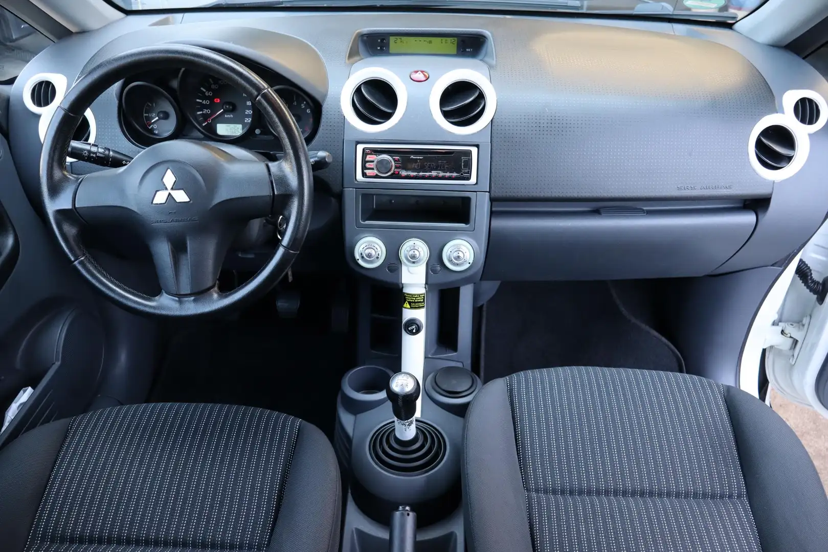 Mitsubishi Colt 1.3 QS III Airco, Elektrische ramen, Radio cd spel Wit - 2