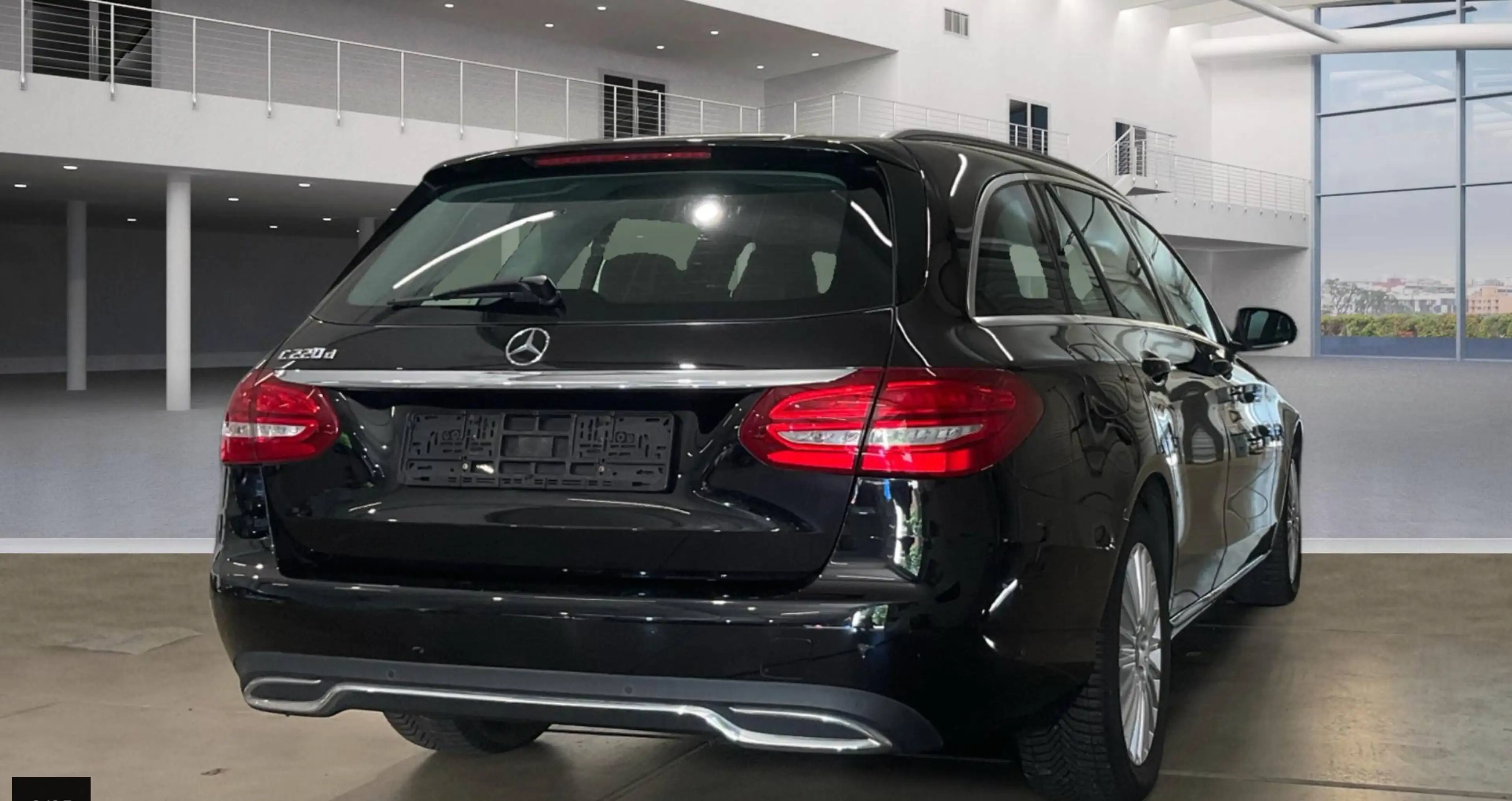 Mercedes-Benz C 220 C 220d Exclusive LED/AMBIENTE/TOTWINKEL/E-KLAPPE/SHZ/NAVI/TEMPOMAT/ALARMANLAGE — photo 3