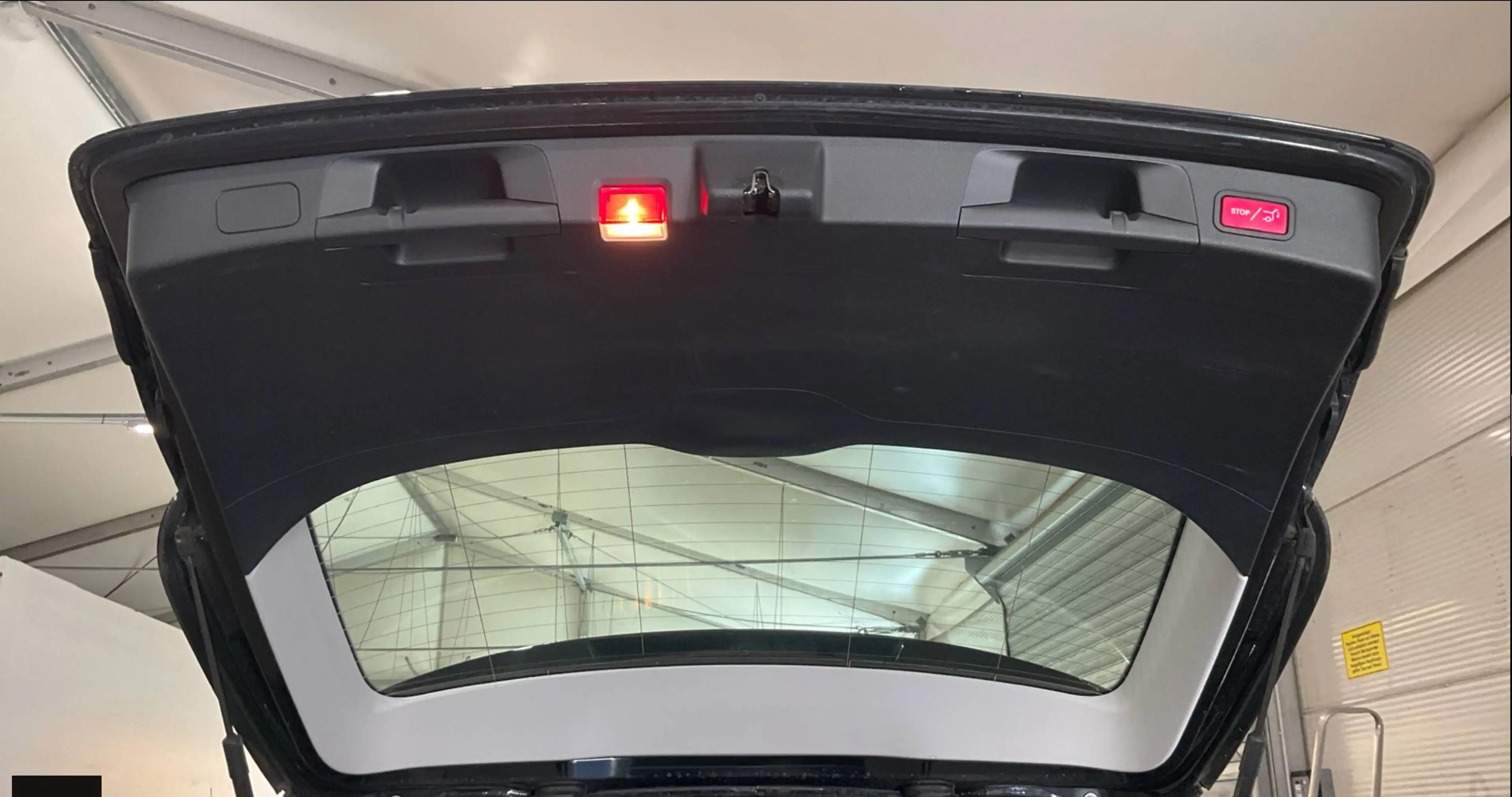 Mercedes-Benz C 220 C 220d Exclusive LED/AMBIENTE/TOTWINKEL/E-KLAPPE/SHZ/NAVI/TEMPOMAT/ALARMANLAGE — photo 10