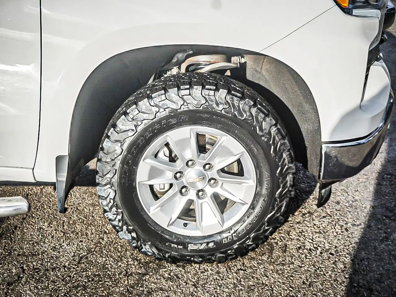 Chevrolet Silverado 1500 снимка Chevrolet Silverado 1500