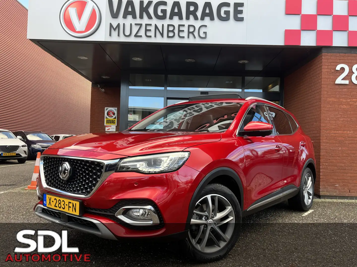 MG EHS 1.5 TGDI Luxury // SCHUIF-KANTELDAK // NAVI // 360 Rood - 1