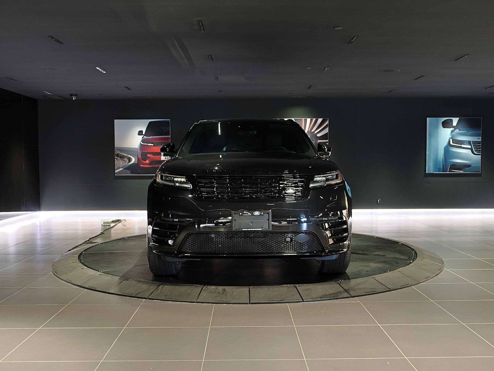 2026 Land Rover Range Rover Velar Dynamic SE | Sunroof | Navigation | Bluetooth | He — снимка 1