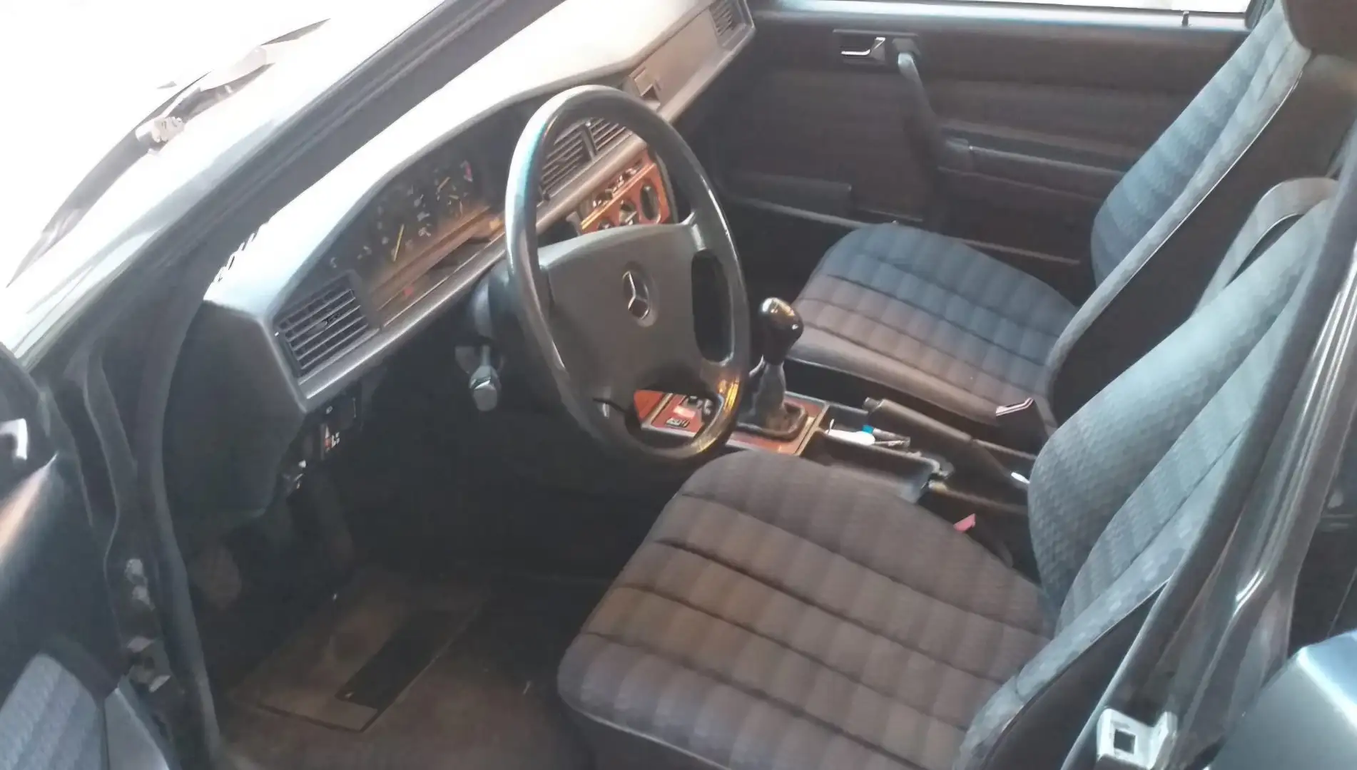 Mercedes-Benz 190 2.0 E Sportline 118cv - 1