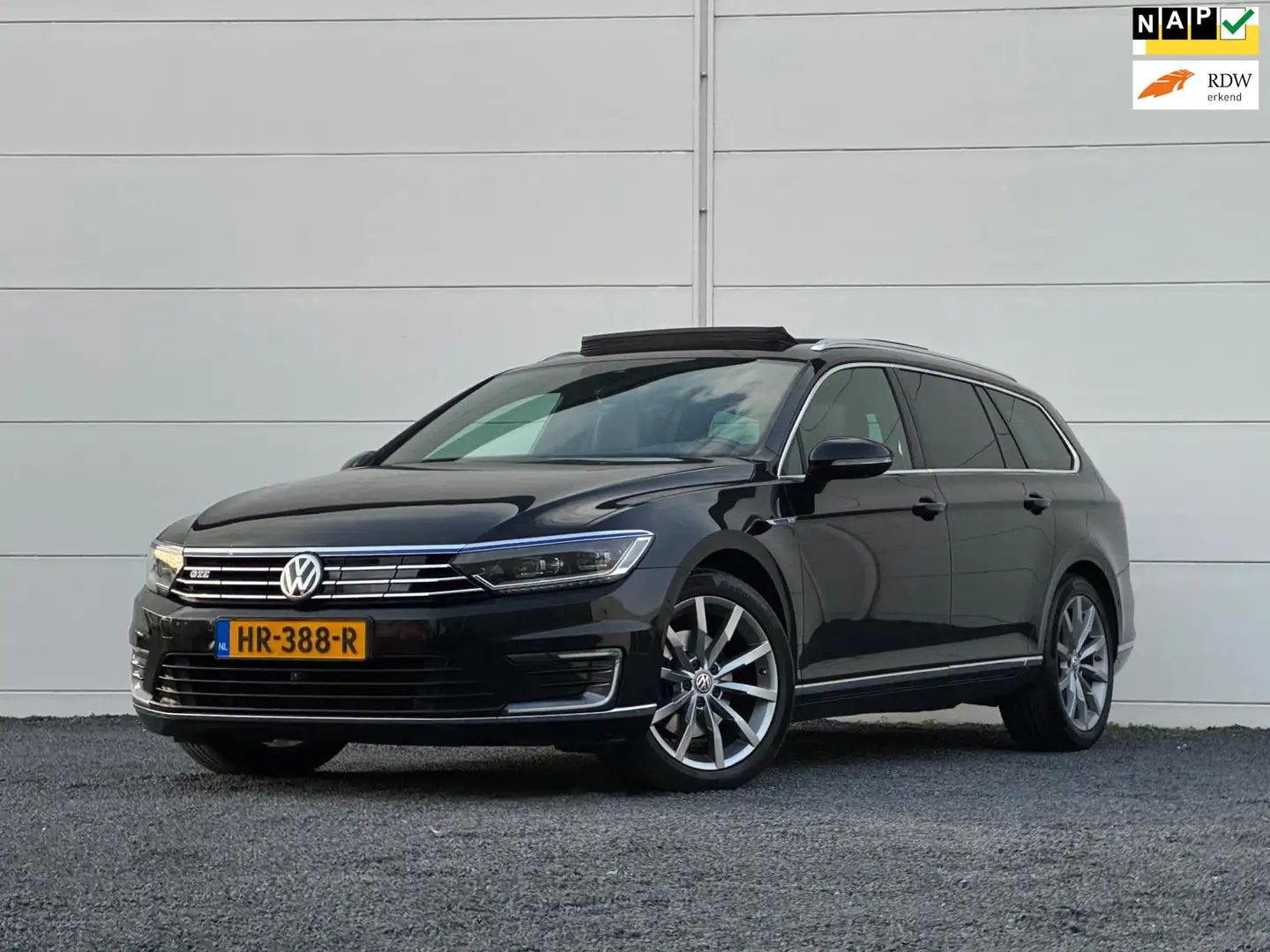 Volkswagen Passat Variant 1.4 TSI GTE Highline Org NL Pano Cam Dynaudio Keyl Nero - 1