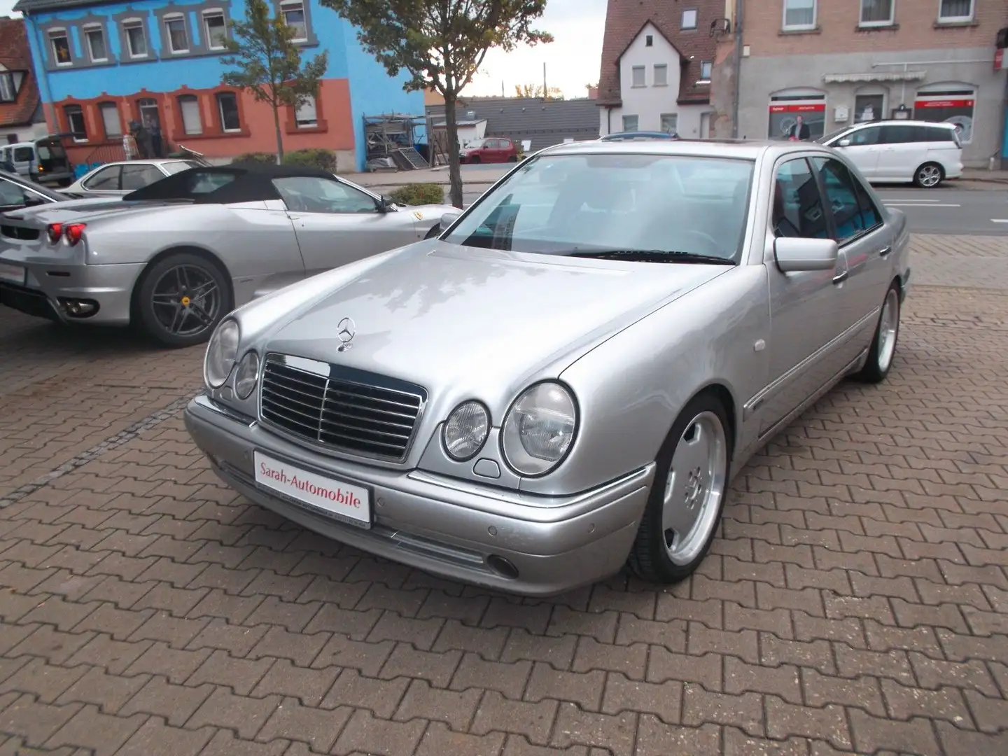 Mercedes-Benz E 55 AMG 1.Hand Pr. 97.230 Km.K.D.gep. Stříbrná - 1
