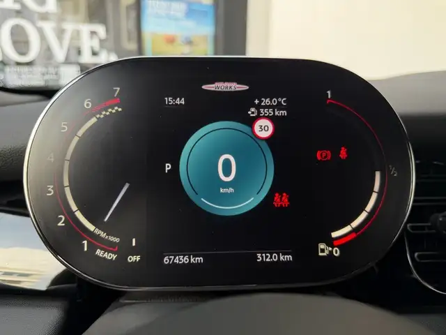 Mini Hatch view 7